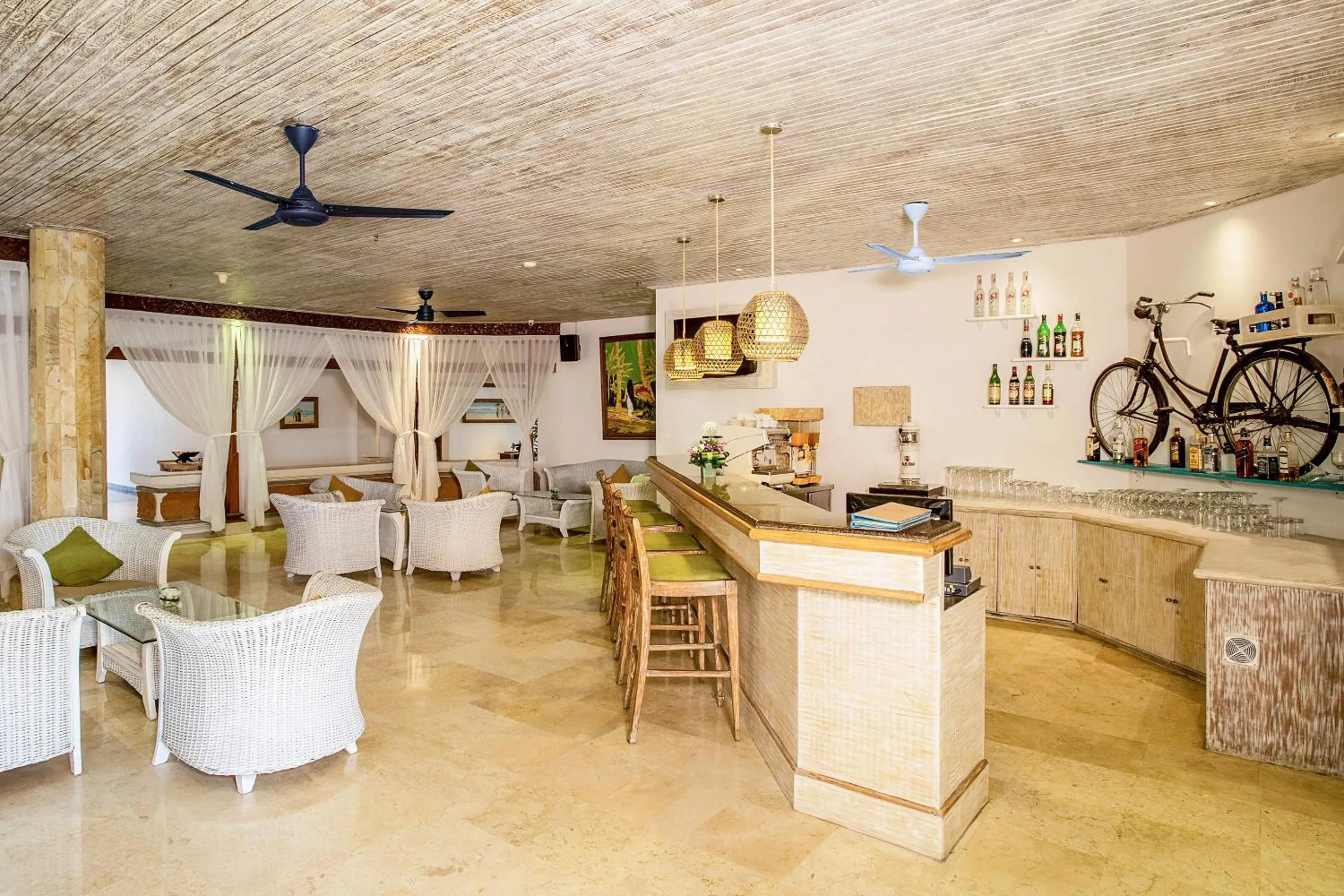 Drinks in SOL by Meliá Benoa Bali All inclusive