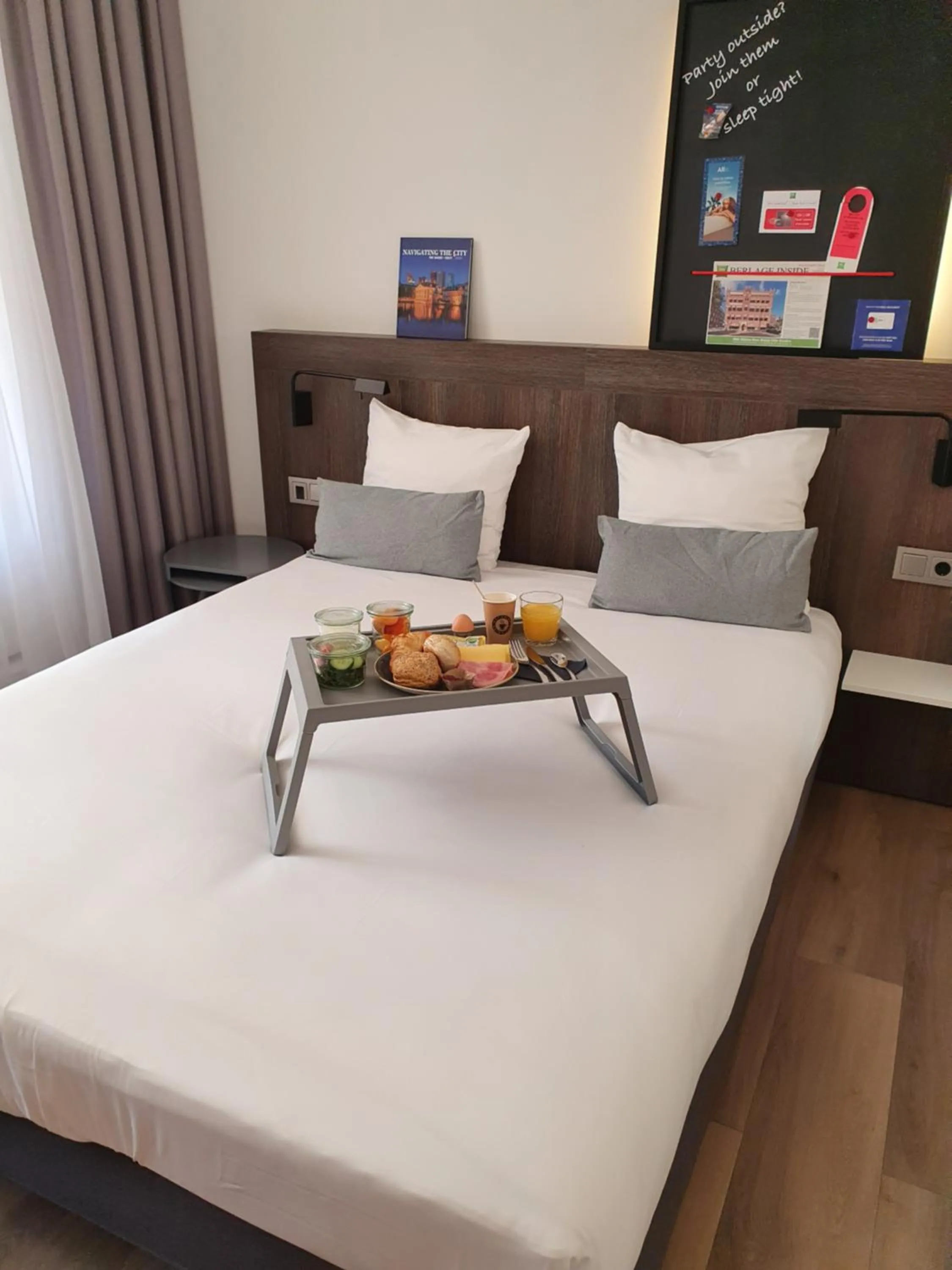 Property building, Bed in ibis Styles Den Haag City Centre