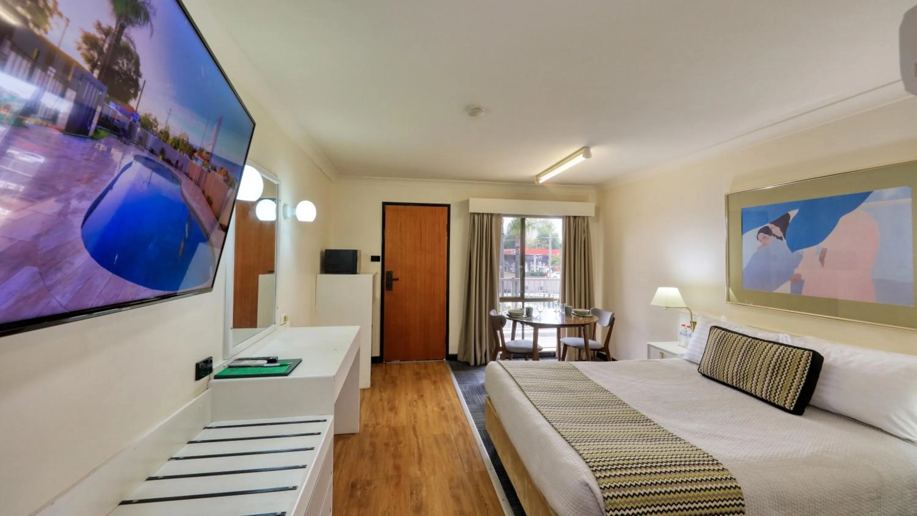 Photo of the whole room, Bed in The Palms Dubbo