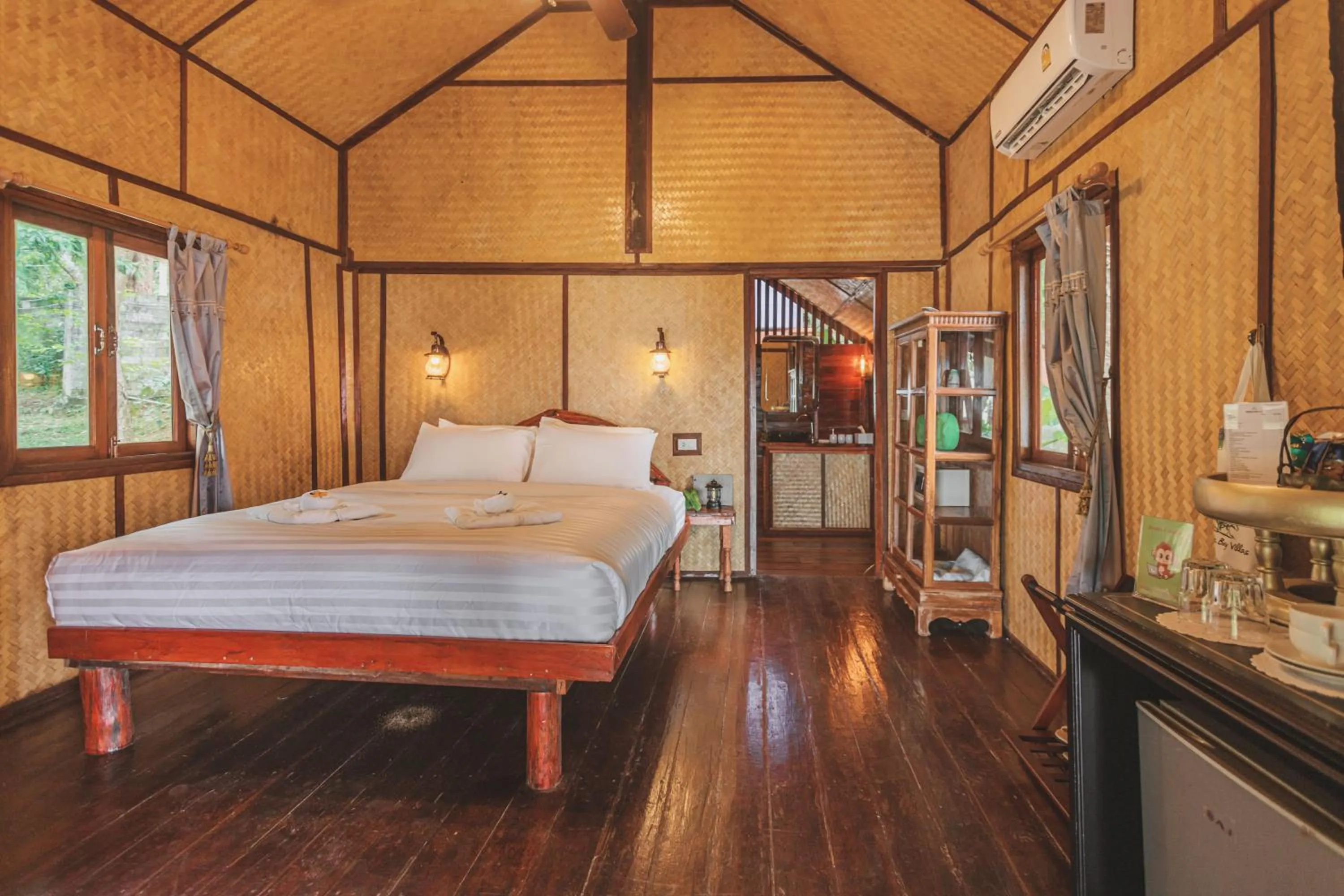 Bedroom, Bed in Banyan Bay Villas