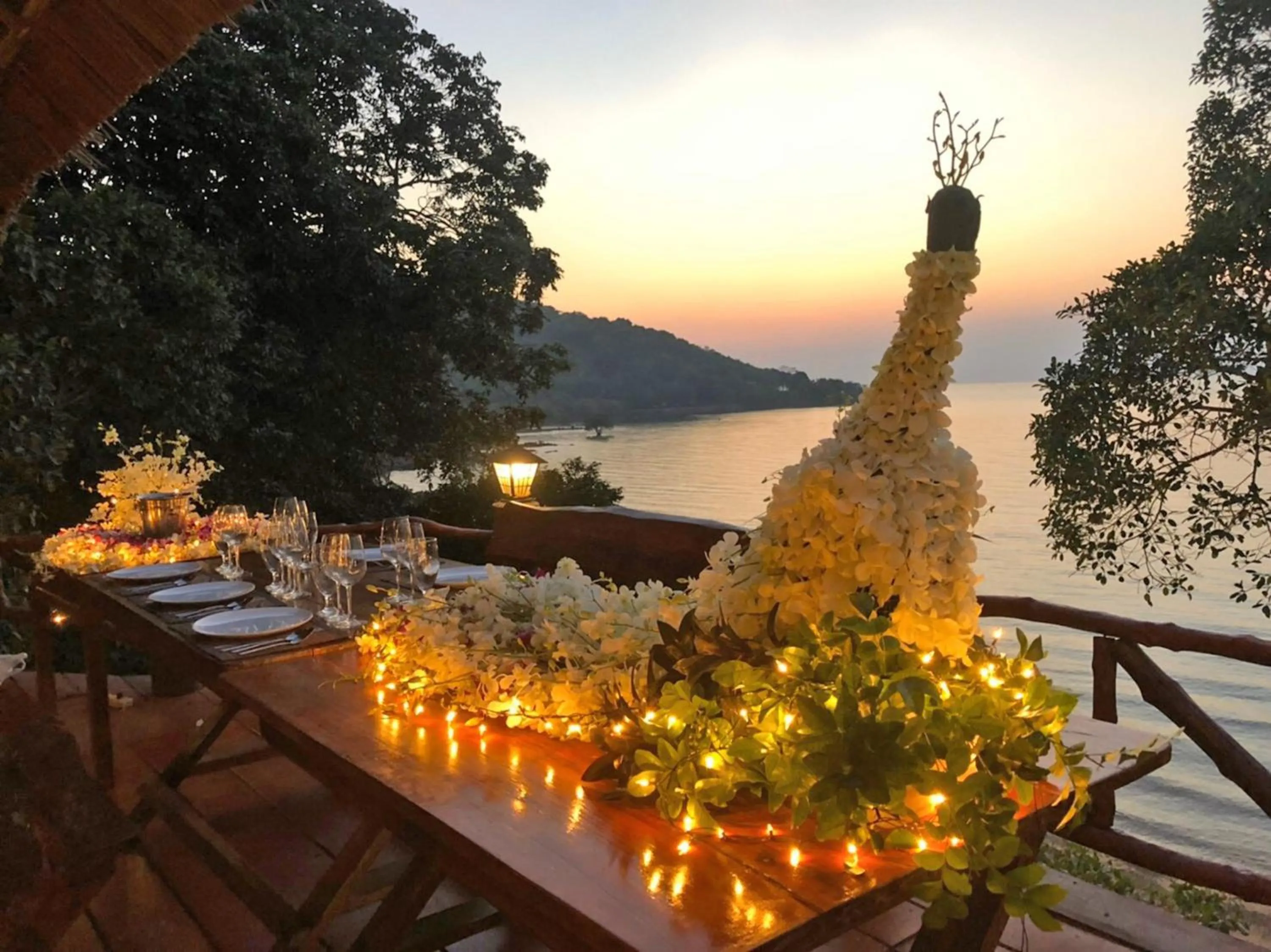 Restaurant/places to eat in Banyan Bay Villas