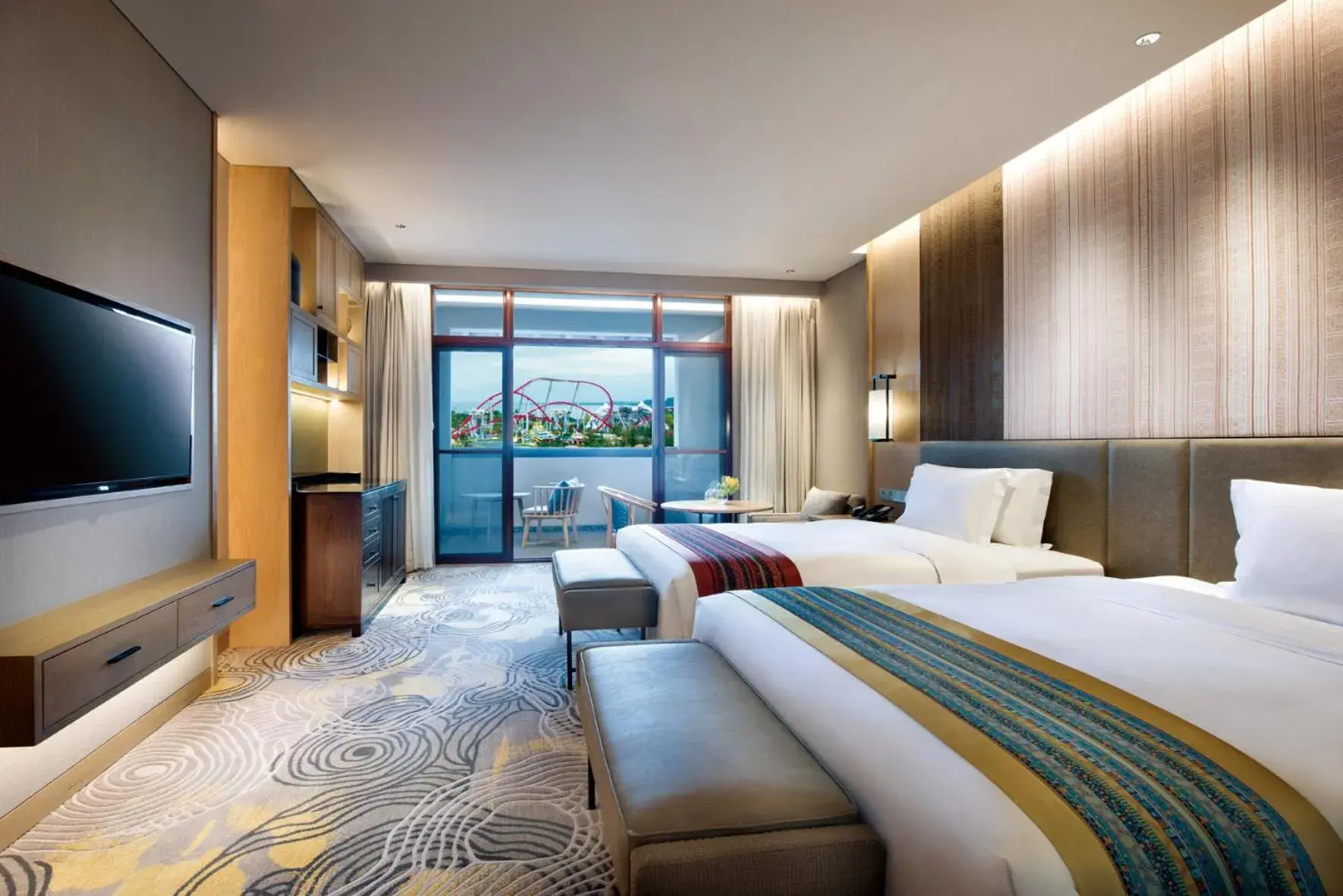 Standard Twin Room with Lounge Access in Crowne Plaza - Kunming Ancient Dian Town by IHG Standard Twin Room with Lounge Access in Crowne Plaza - Kunming Ancient Dian Town by IHG