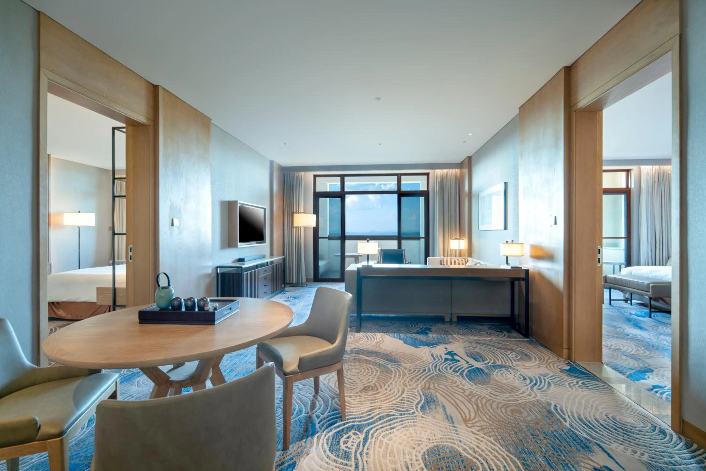 Living room, Bed in Crowne Plaza - Kunming Ancient Dian Town by IHG