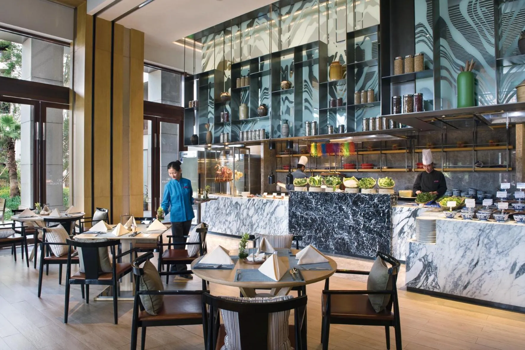 Restaurant/places to eat in Crowne Plaza - Kunming Ancient Dian Town by IHG