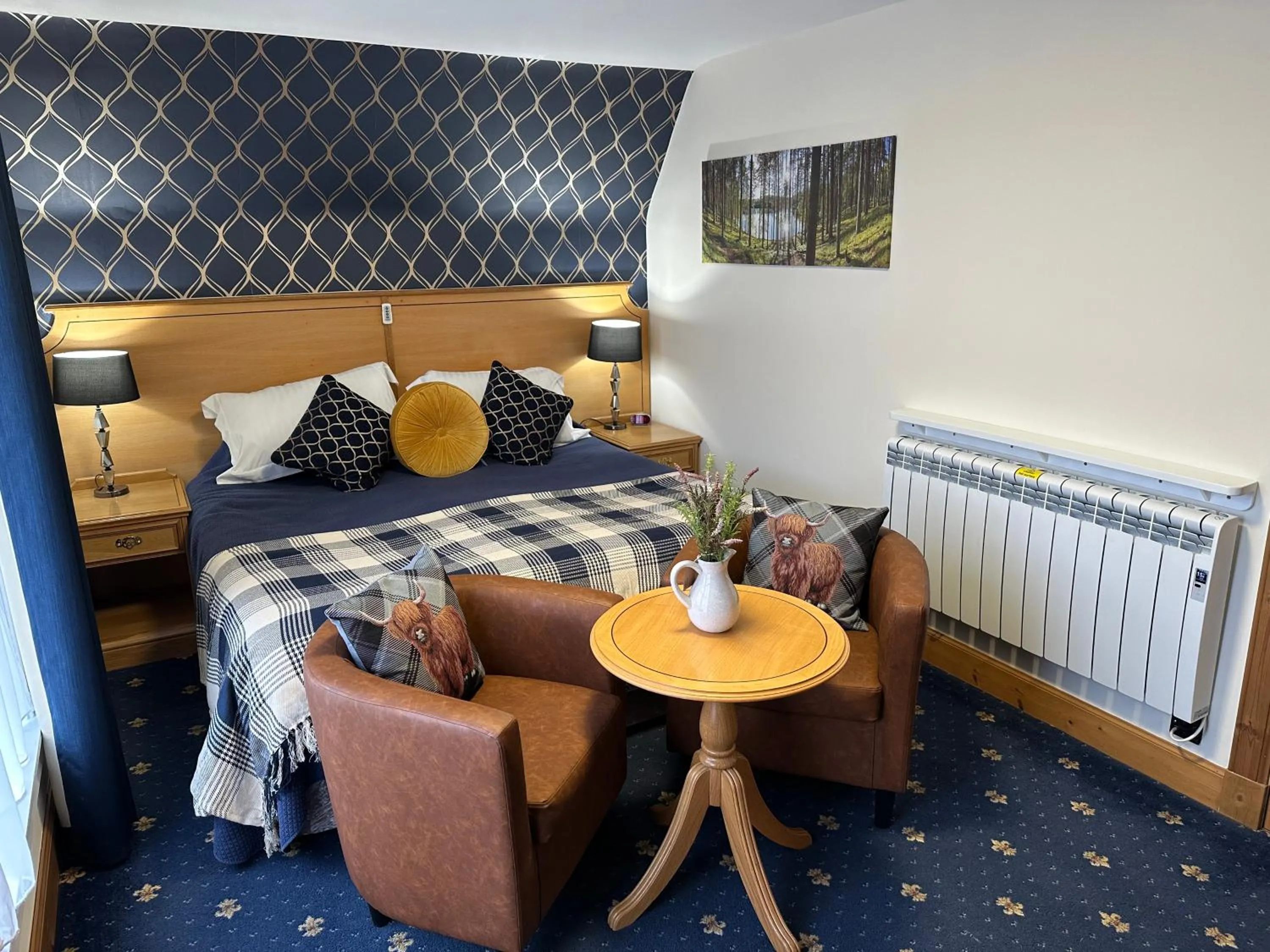 Bedroom, Bed in The Glen Hotel Newtonmore