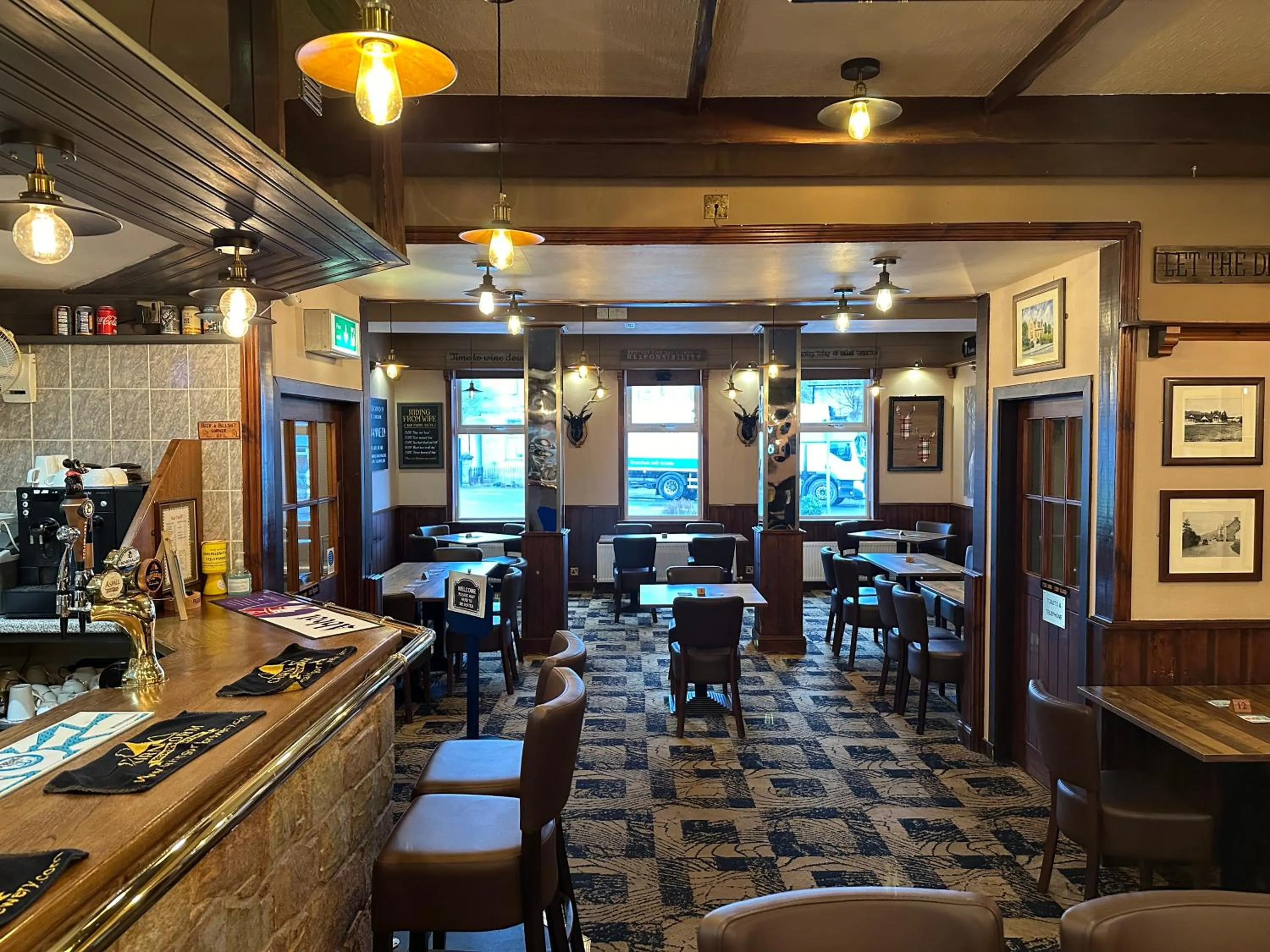 Lounge or bar in The Glen Hotel Newtonmore