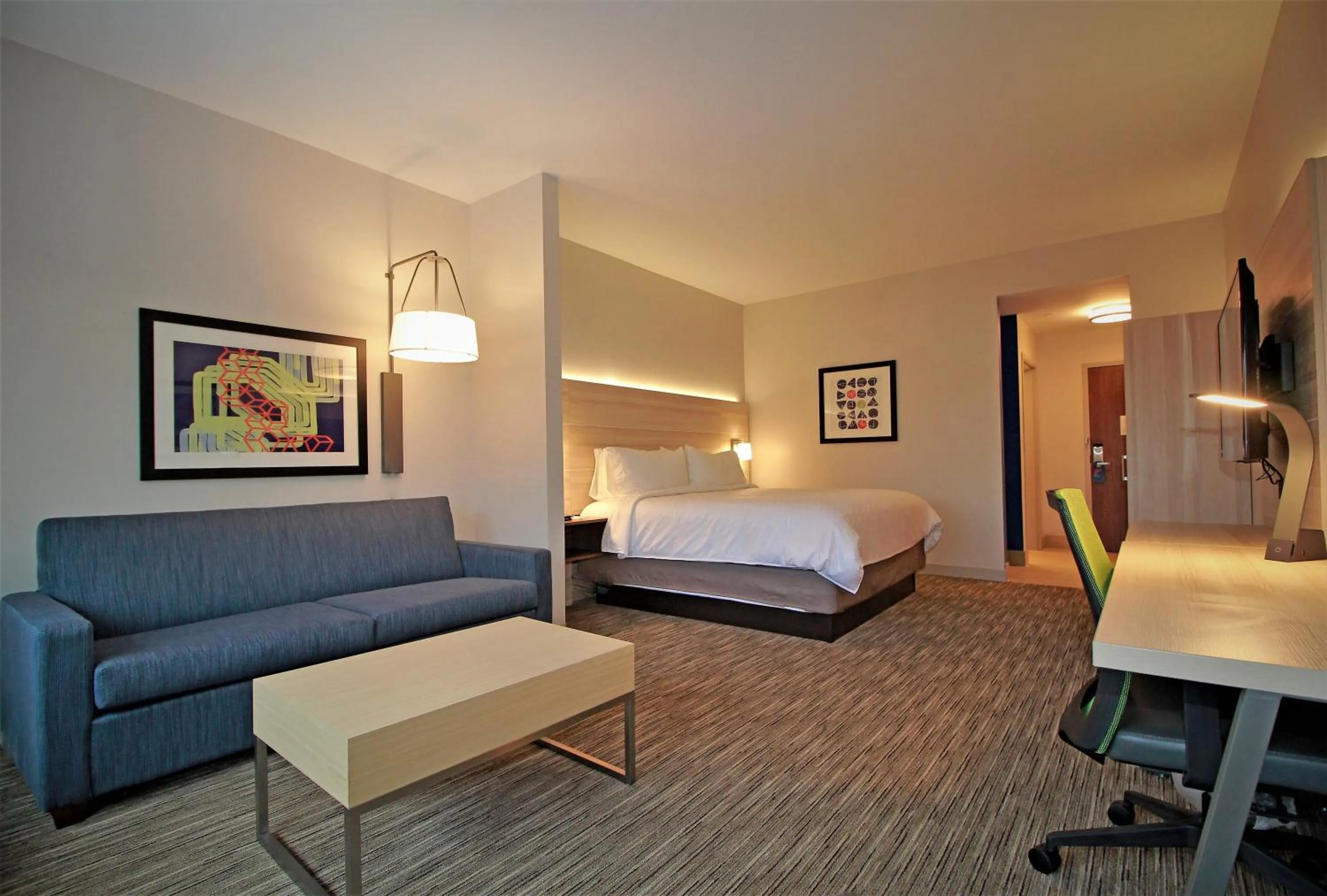 Bedroom, Bed in Holiday Inn Express & Suites Ocala by IHG
