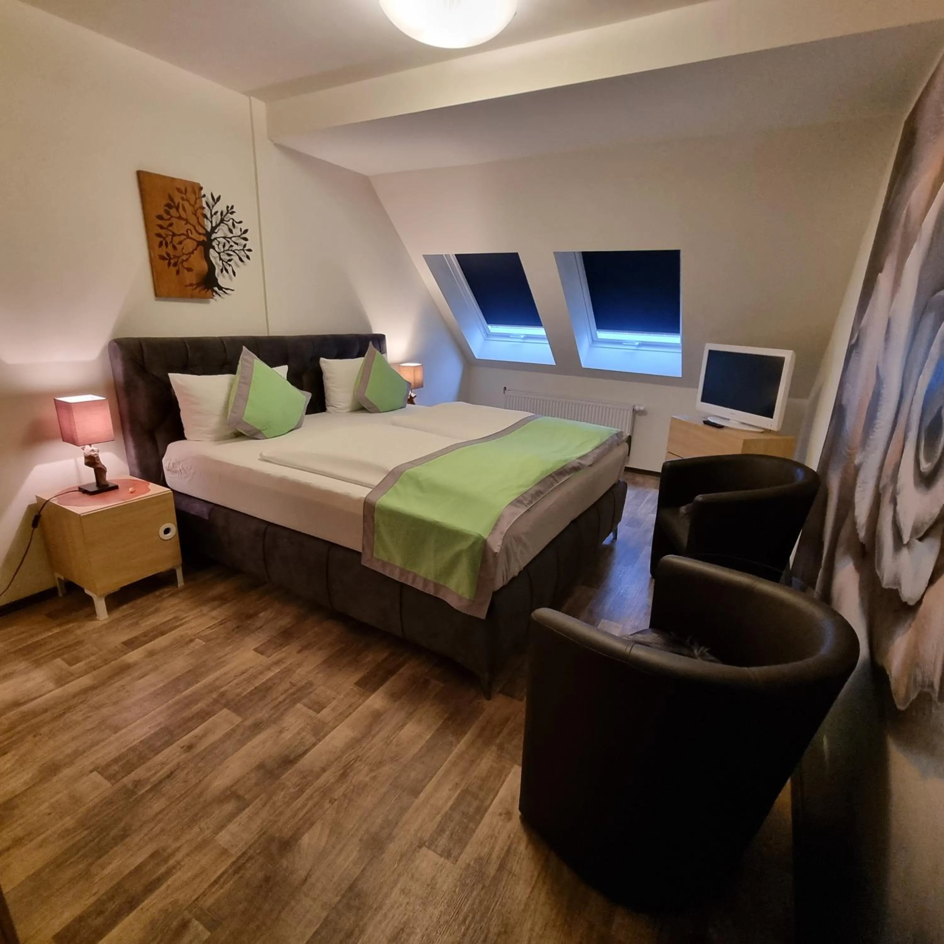 Photo of the whole room, Bed in Auenwald Hotel und Apartmenthaus