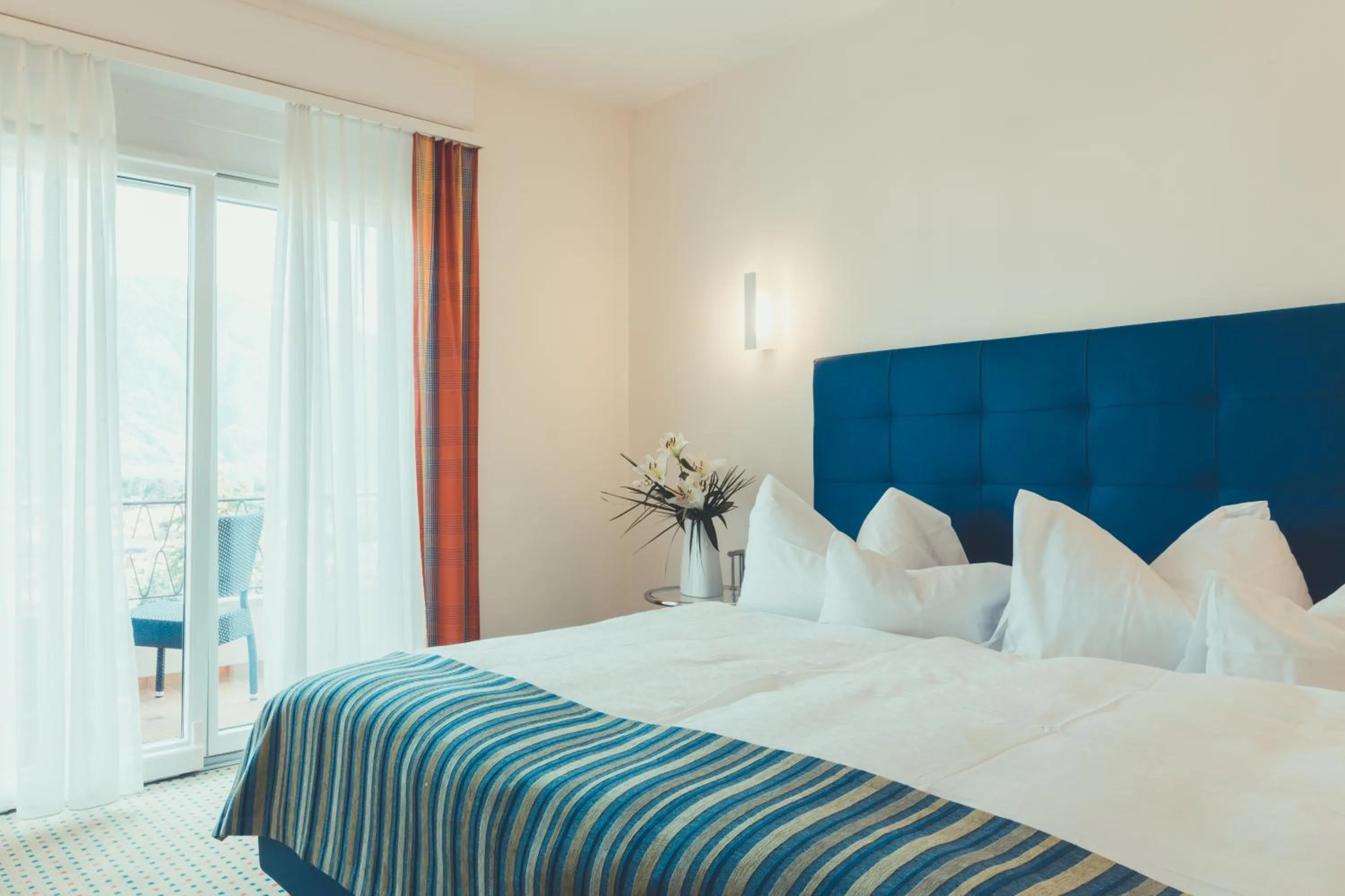 Balcony/Terrace, Bed in Hotel Tobler