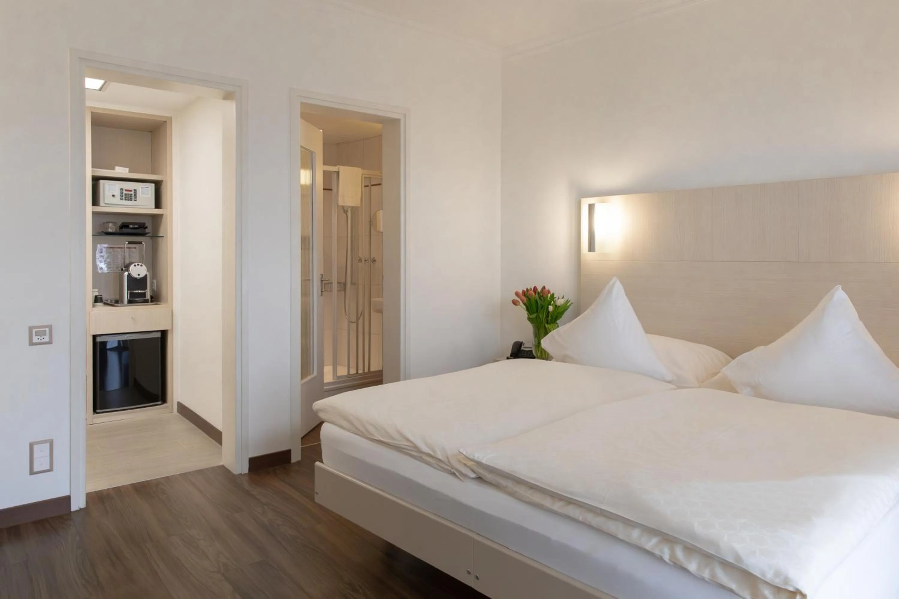 Bedroom, Bed in Hotel Tobler