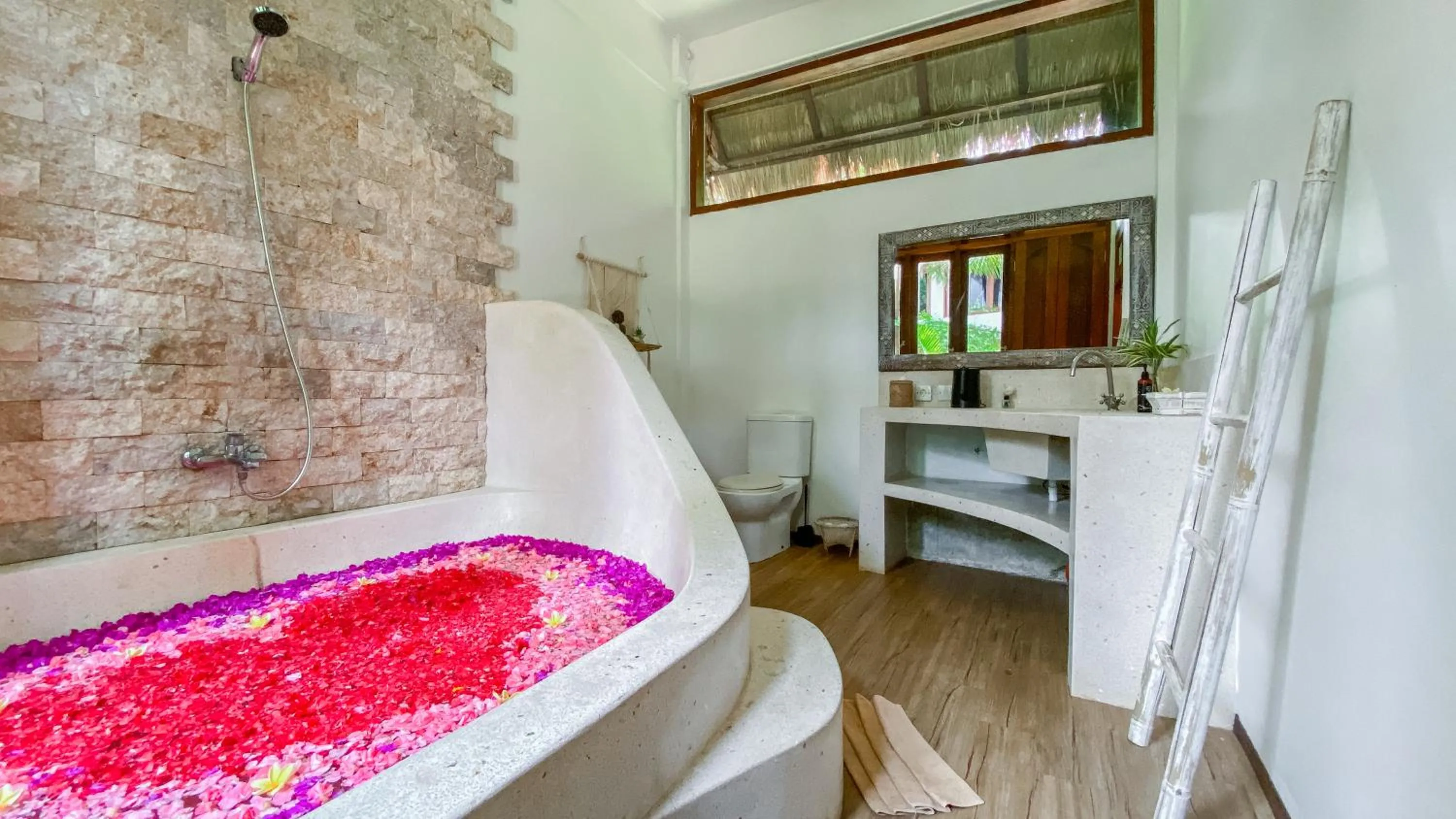 Sannyas Boutique Hotel