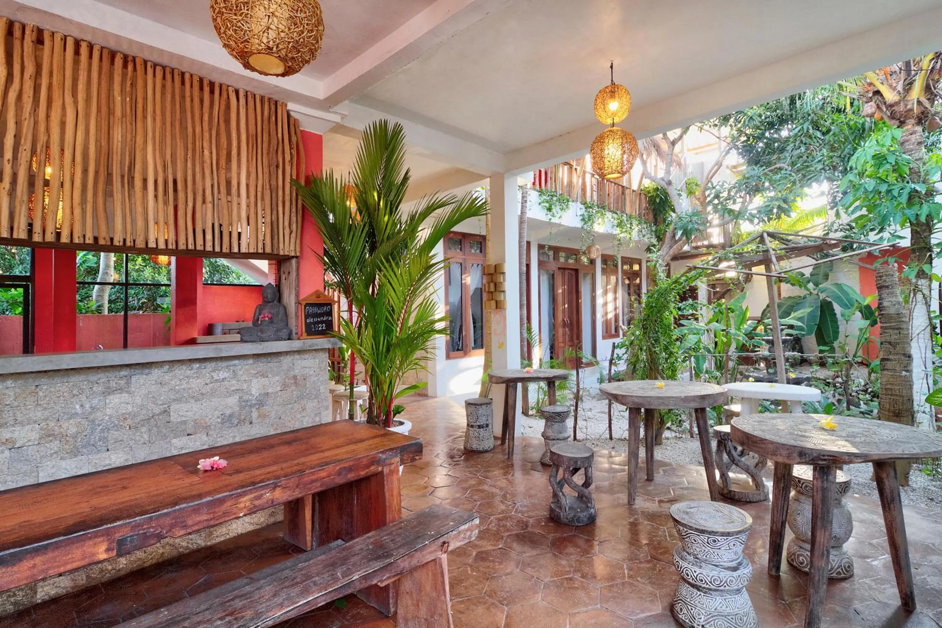 Restaurant/places to eat in Sannyas Boutique Hotel