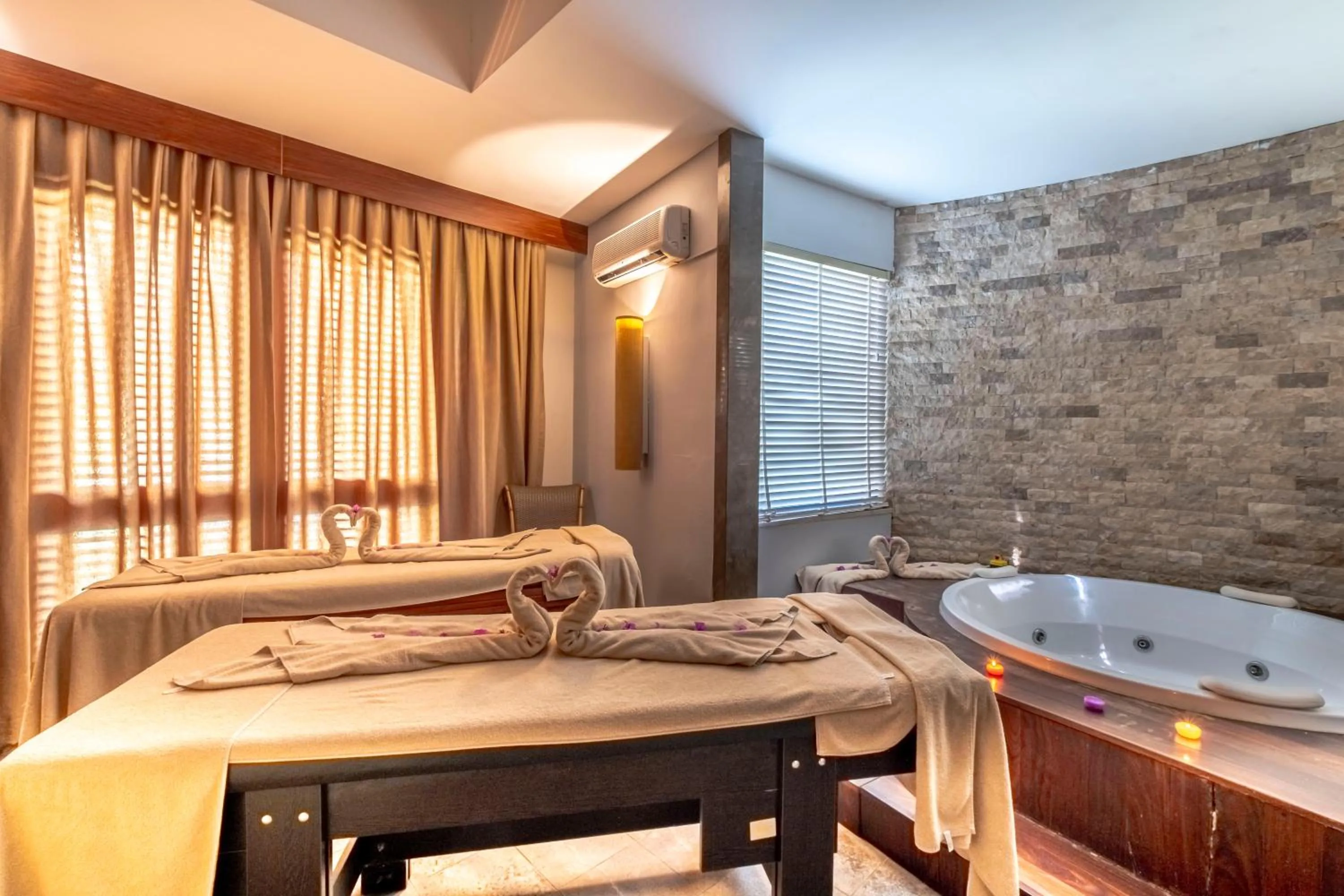 Spa and wellness centre/facilities, Bed in Le Jardin Resort Holiday Village