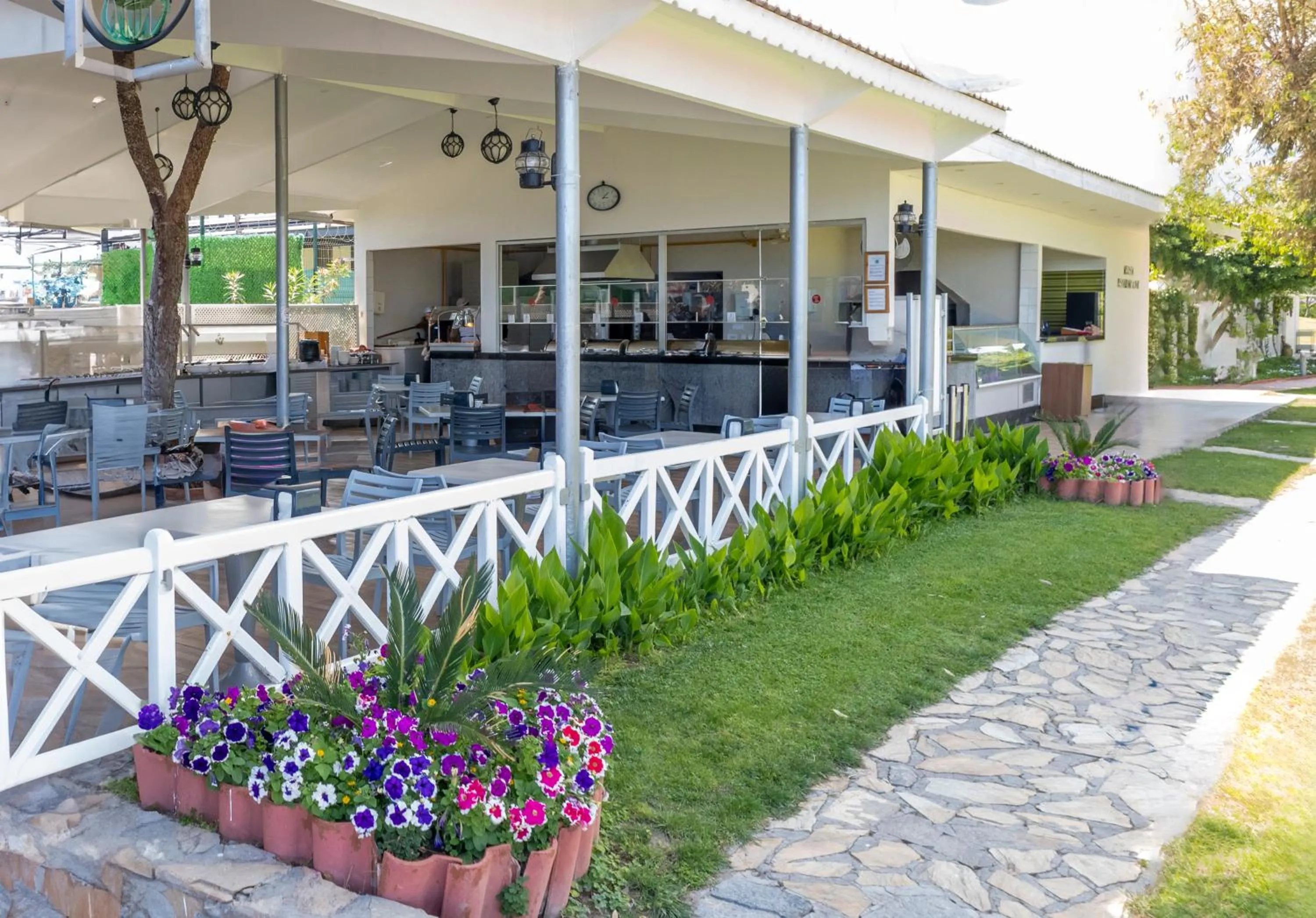 Restaurant/places to eat in Le Jardin Resort Holiday Village