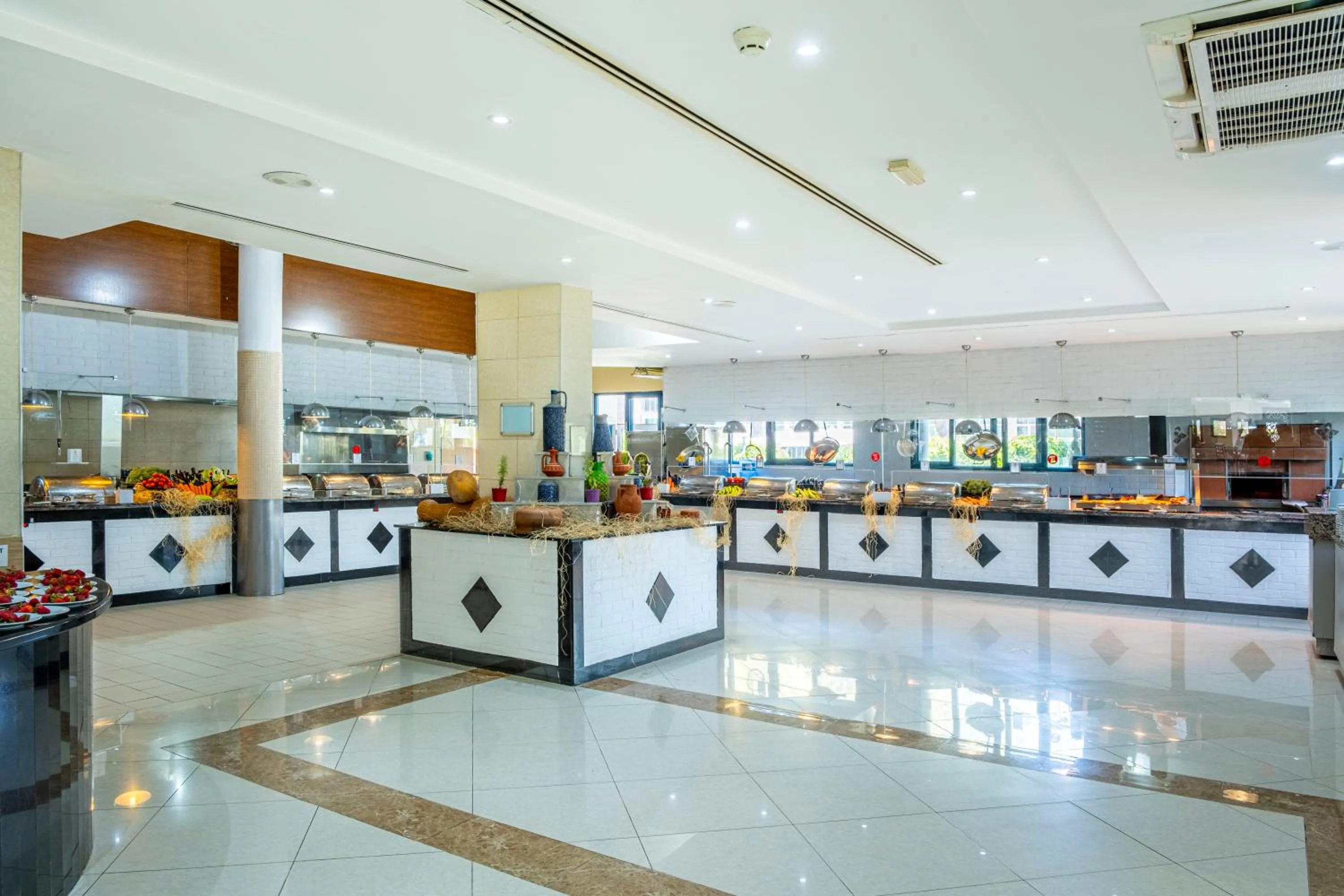 Restaurant/places to eat in Le Jardin Resort Holiday Village