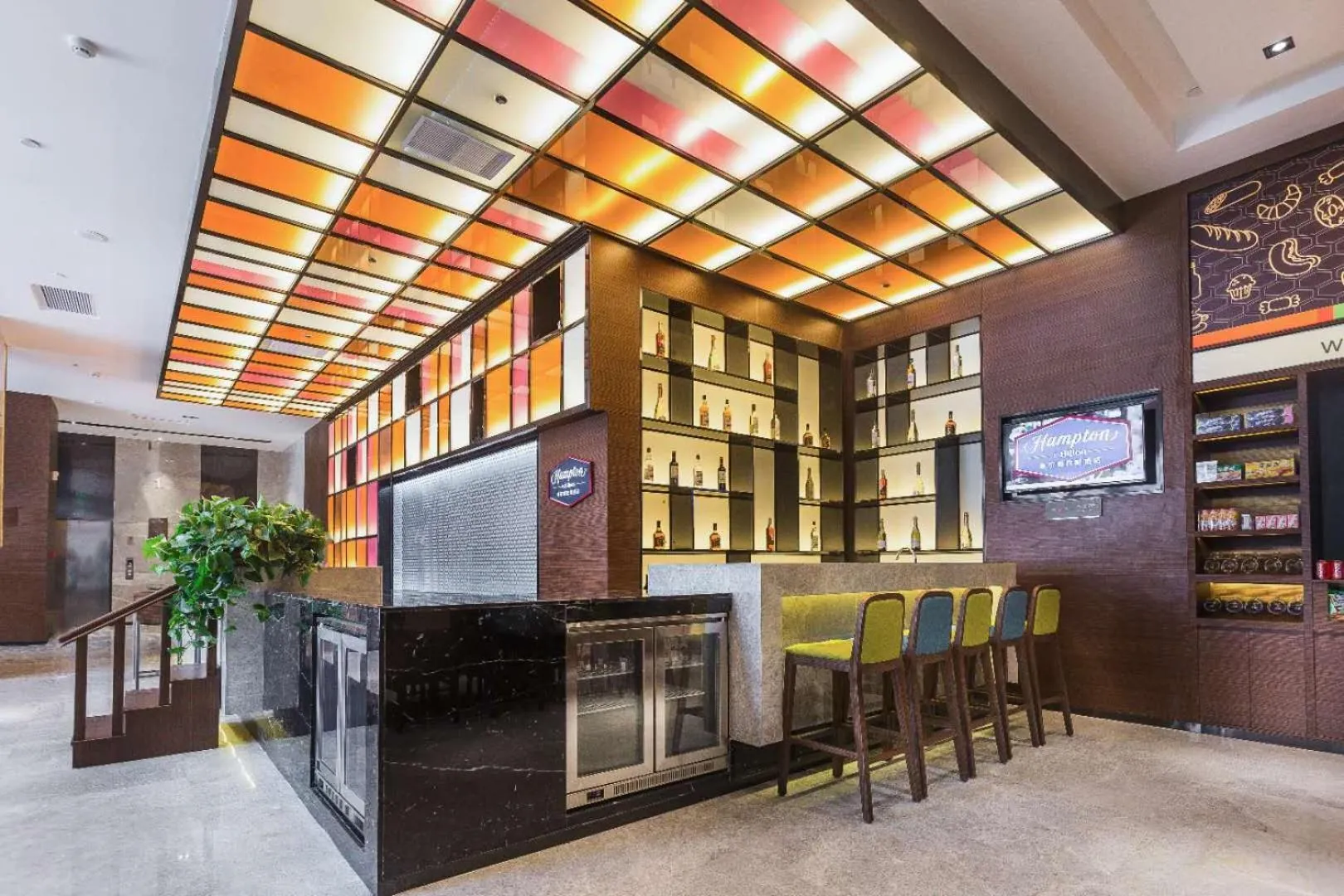 Lobby or reception in Hampton by Hilton Zhengzhou High-Tech Zone