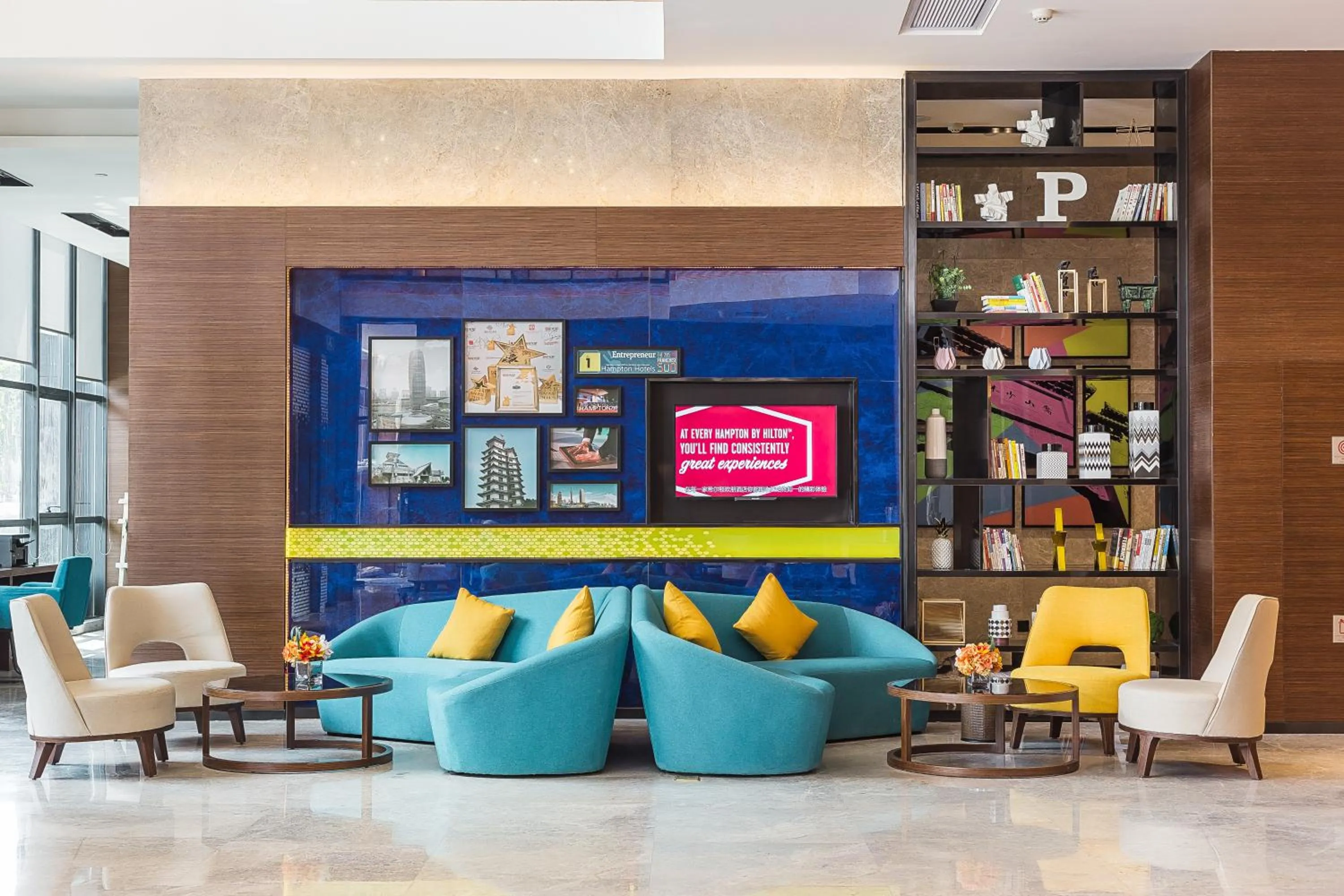 Lobby or reception in Hampton by Hilton Zhengzhou High-Tech Zone