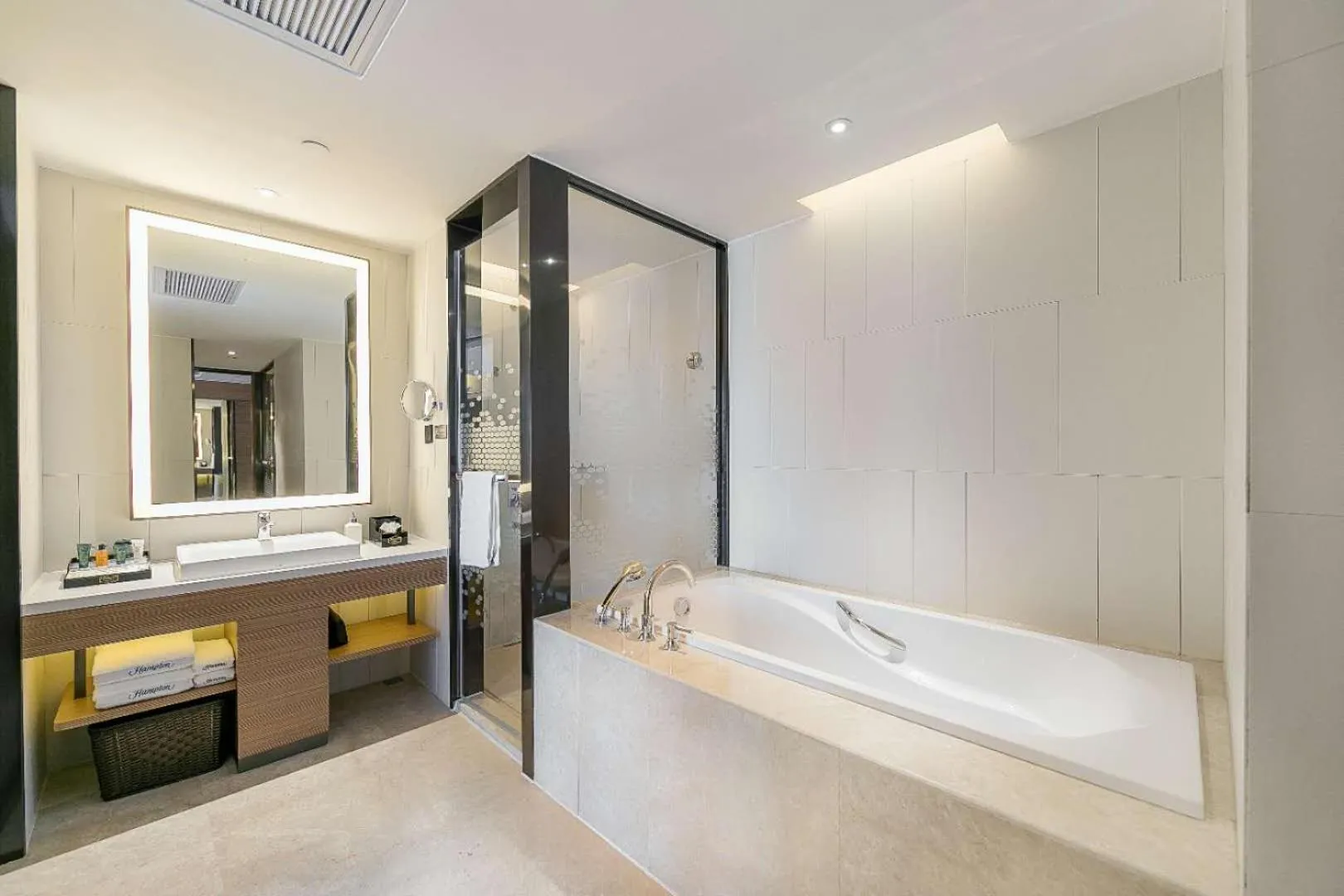 Bed in Hampton by Hilton Zhengzhou High-Tech Zone