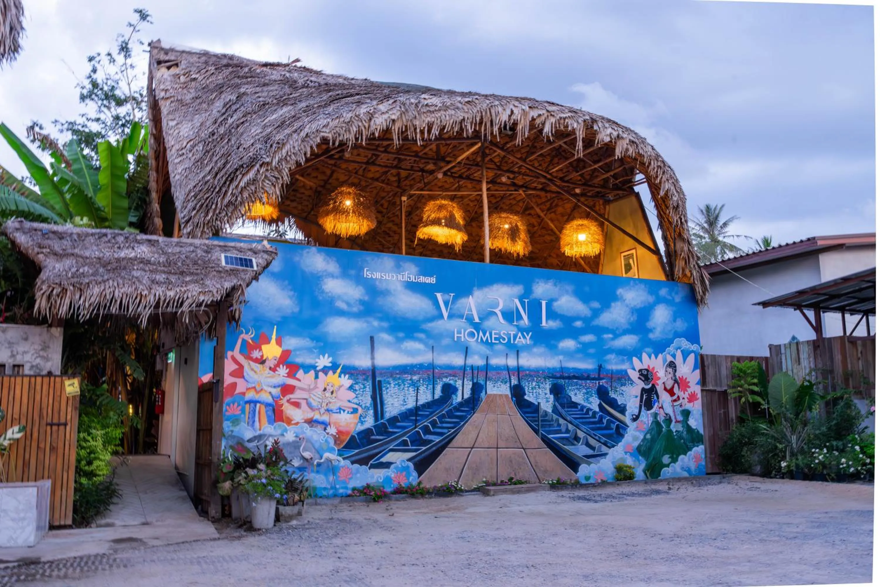 Facade/entrance in Varni Homestay