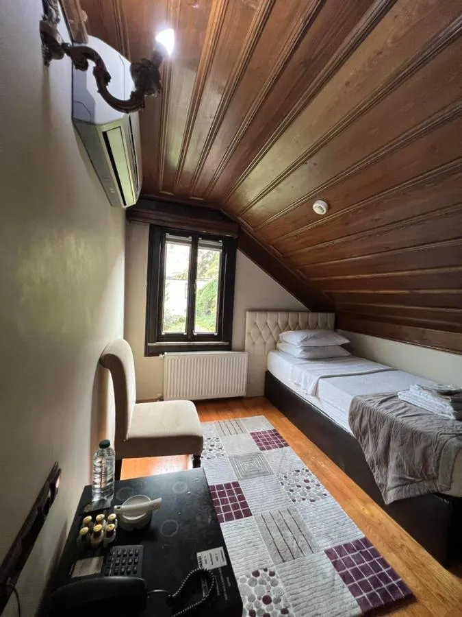 Bed in Tahir Aga Konagi Hotel