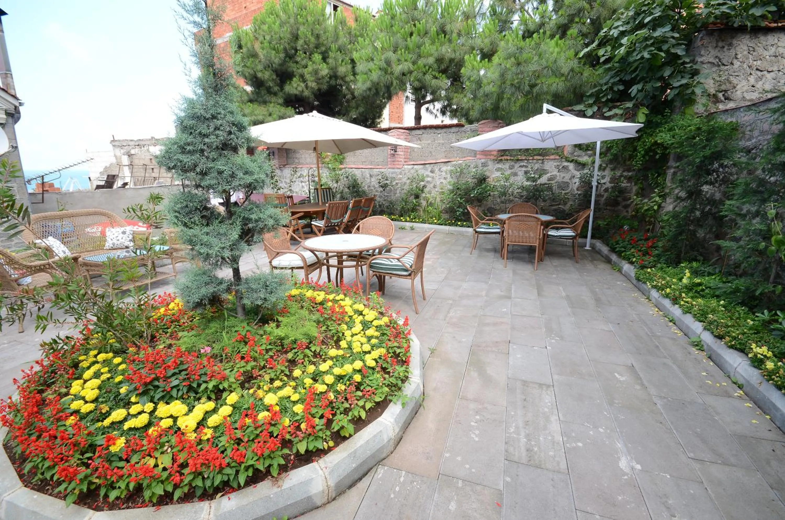 Garden in Tahir Aga Konagi Hotel