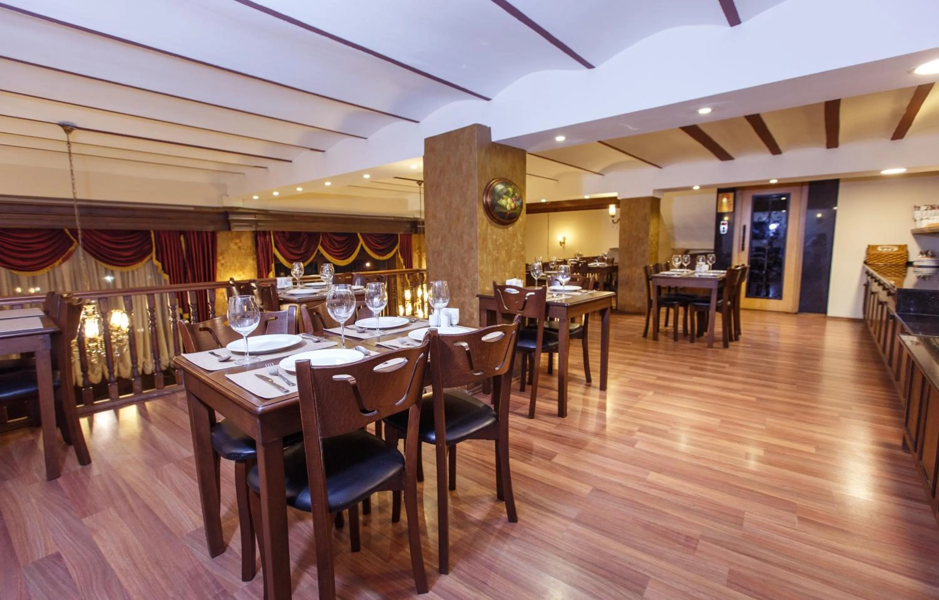 Restaurant/places to eat in Tahir Aga Konagi Hotel