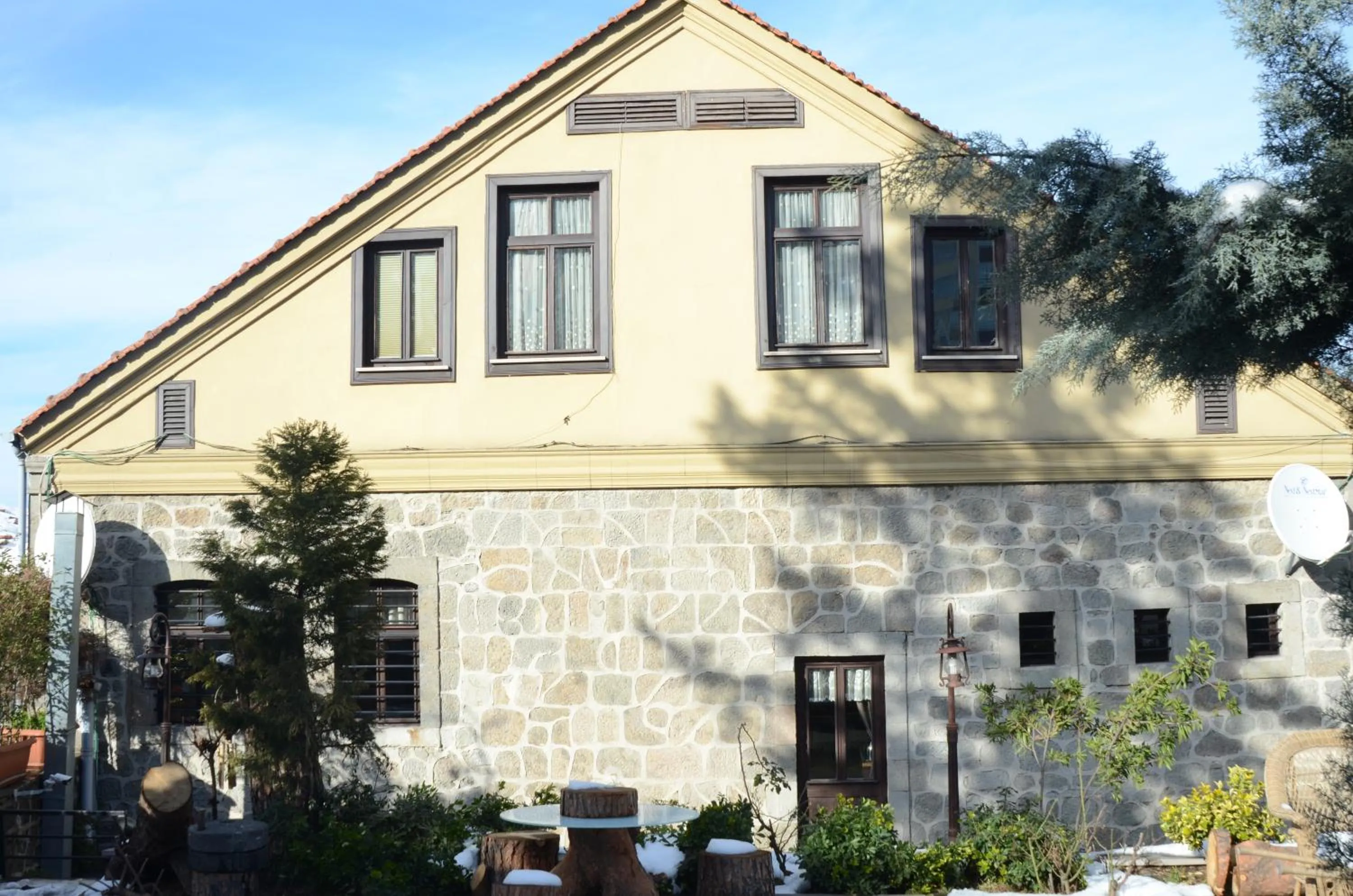 Garden in Tahir Aga Konagi Hotel