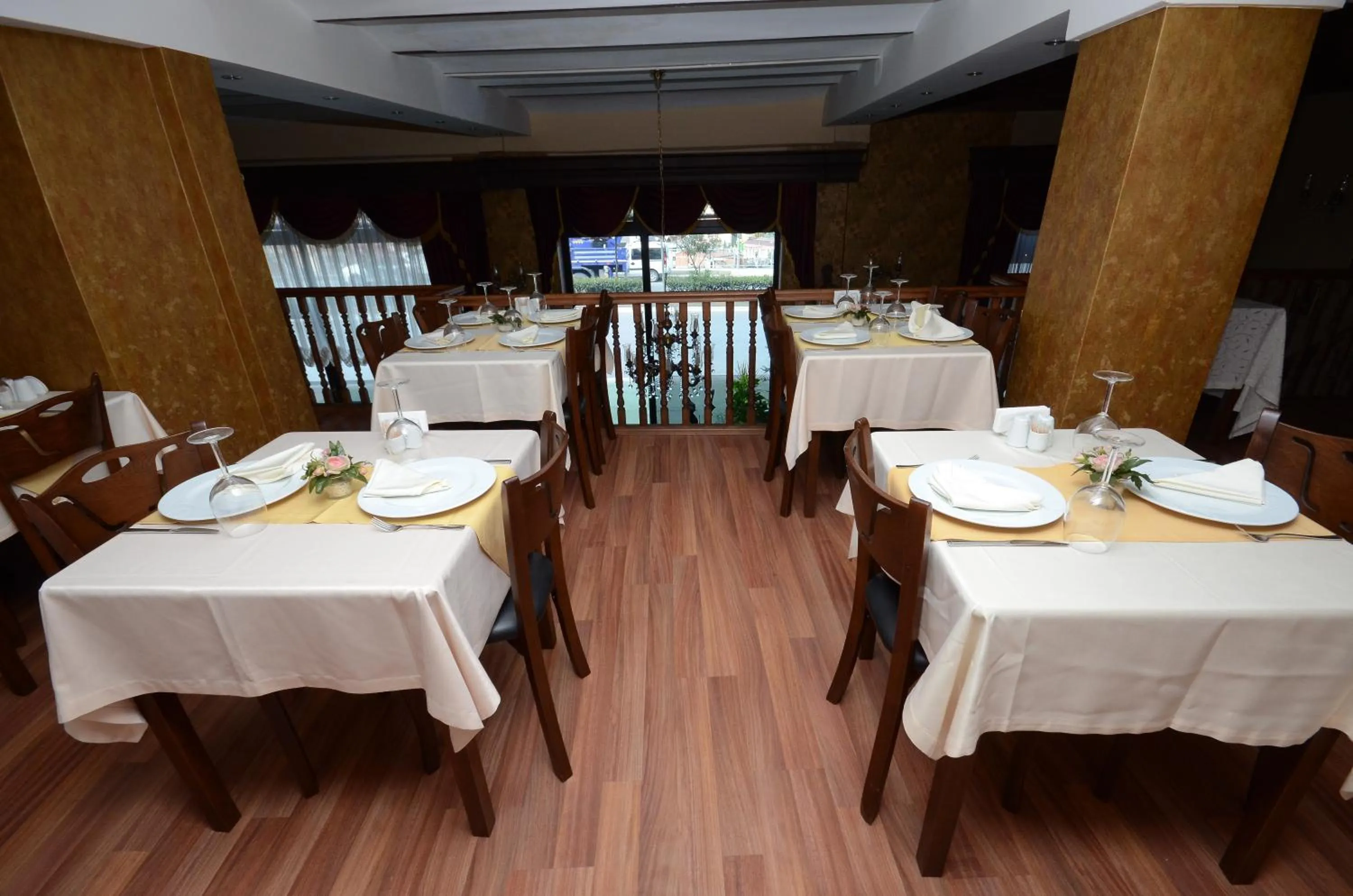 Restaurant/places to eat in Tahir Aga Konagi Hotel