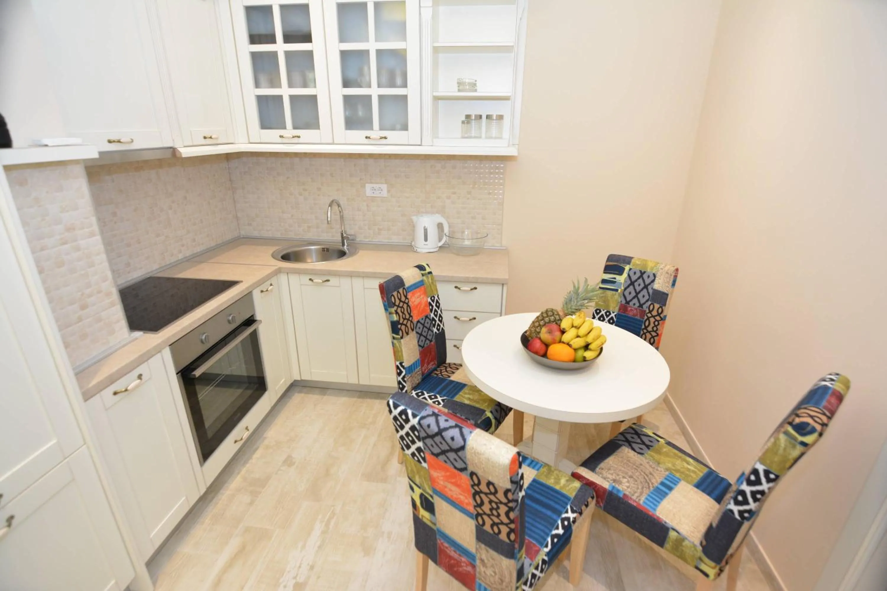 ROOMS & APARTMENTS DOBROTSKI DVORI