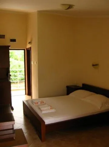 Bed in ROOMS & APARTMENTS DOBROTSKI DVORI