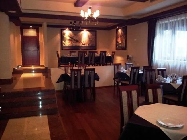 Restaurant/places to eat in ROOMS & APARTMENTS DOBROTSKI DVORI