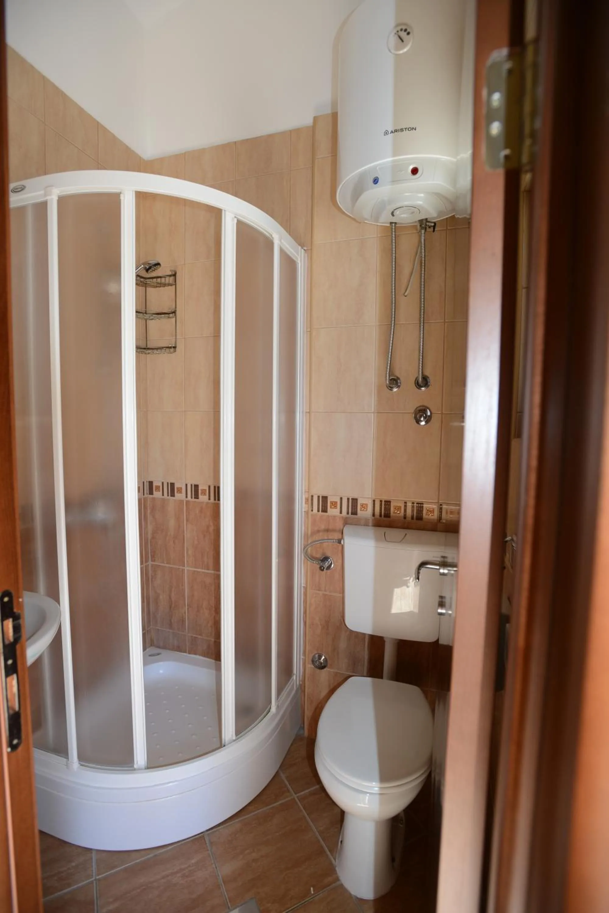 Bathroom in ROOMS & APARTMENTS DOBROTSKI DVORI