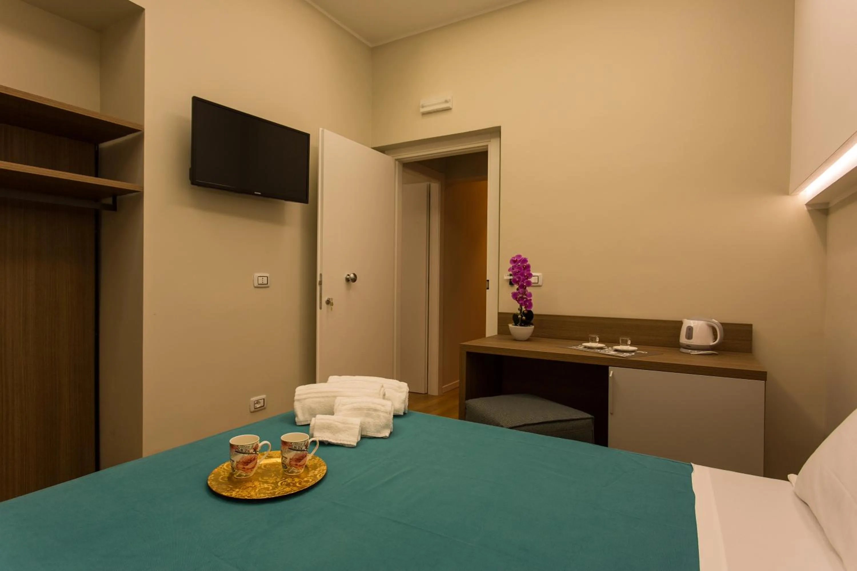 Photo of the whole room, Bed in Le Affacciate Bruzie Home Guest House