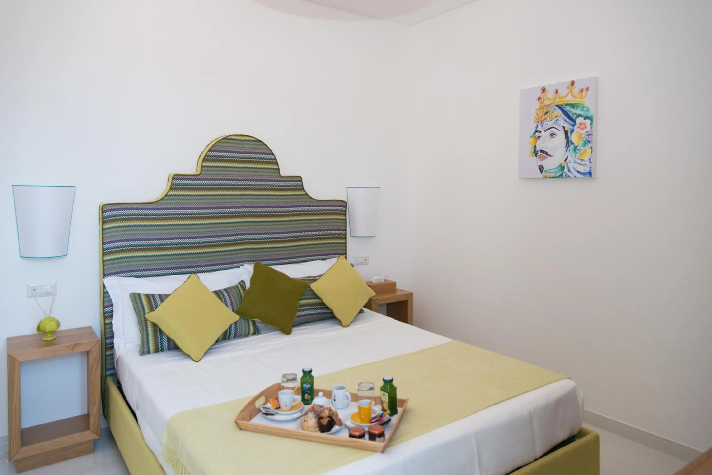 Bedroom, Bed in Sorrento Stylish Rooms