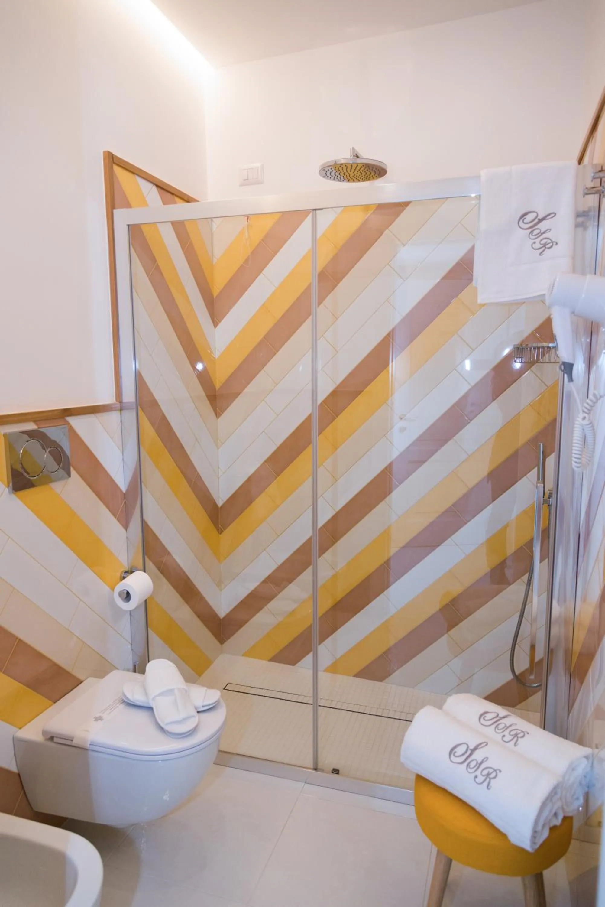 Shower in Sorrento Stylish Rooms