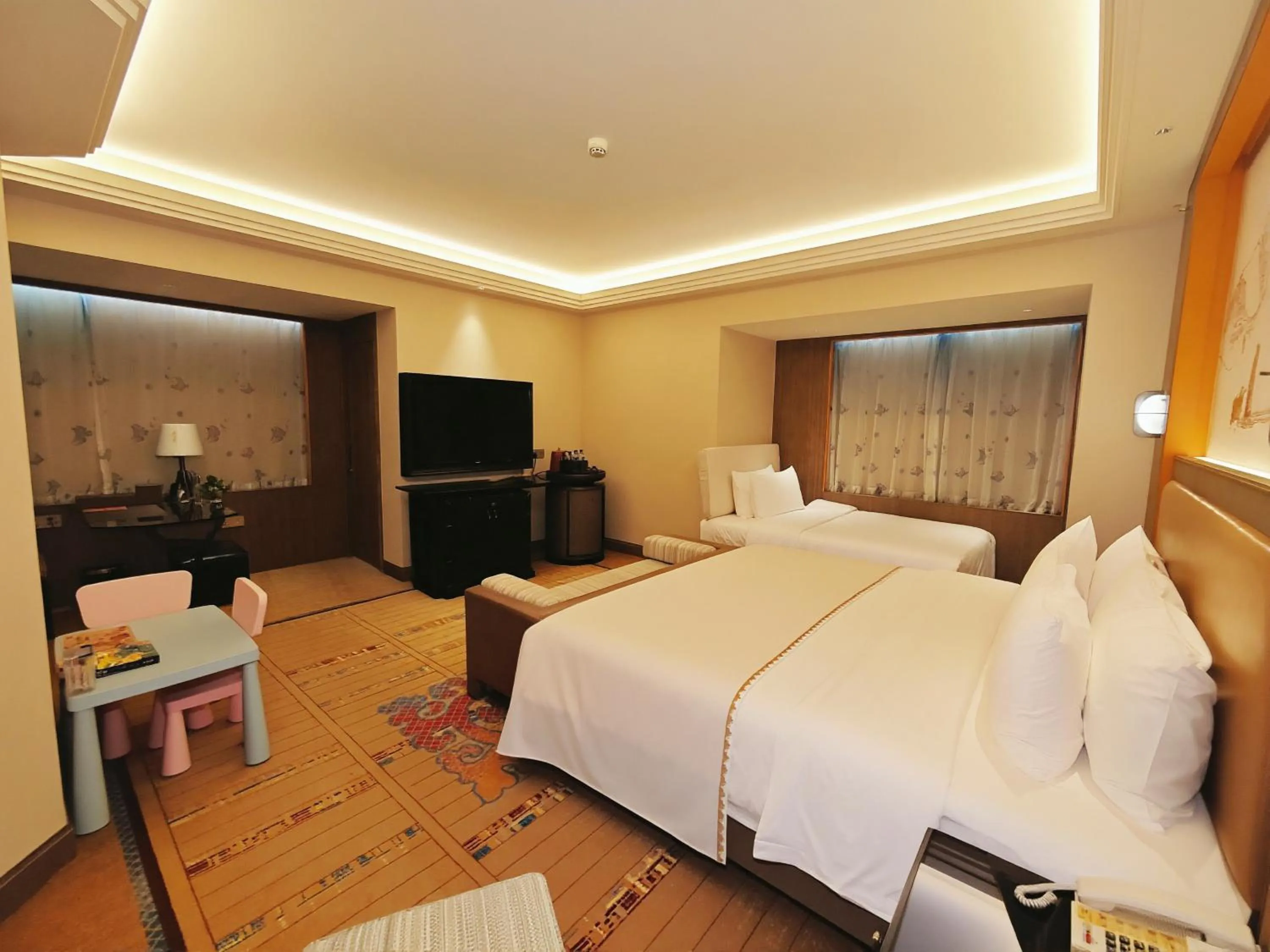 Photo of the whole room, Bed in Chengdu Tibetan Hotel