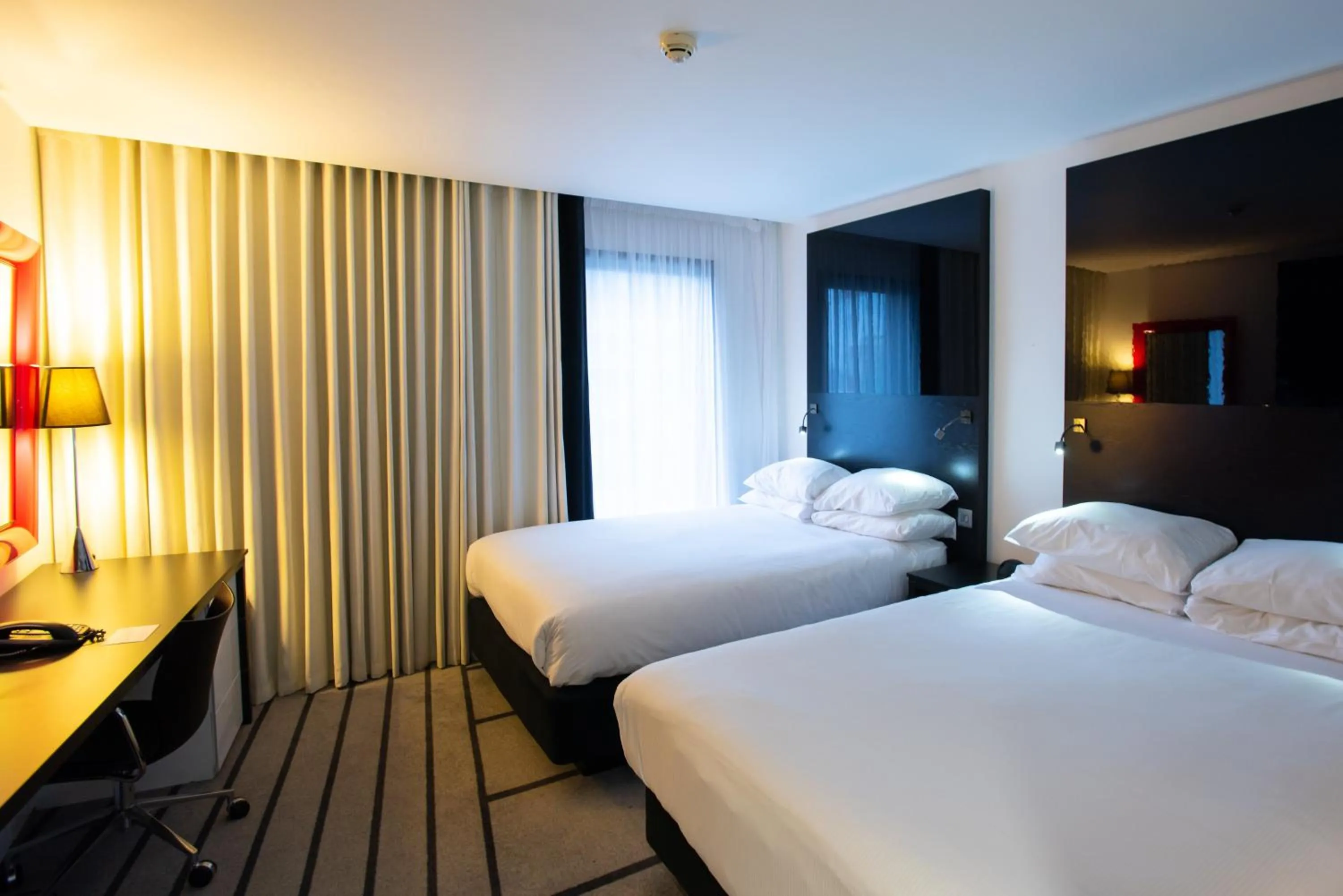 Photo of the whole room, Bed in Crowne Plaza Manchester City Centre by IHG