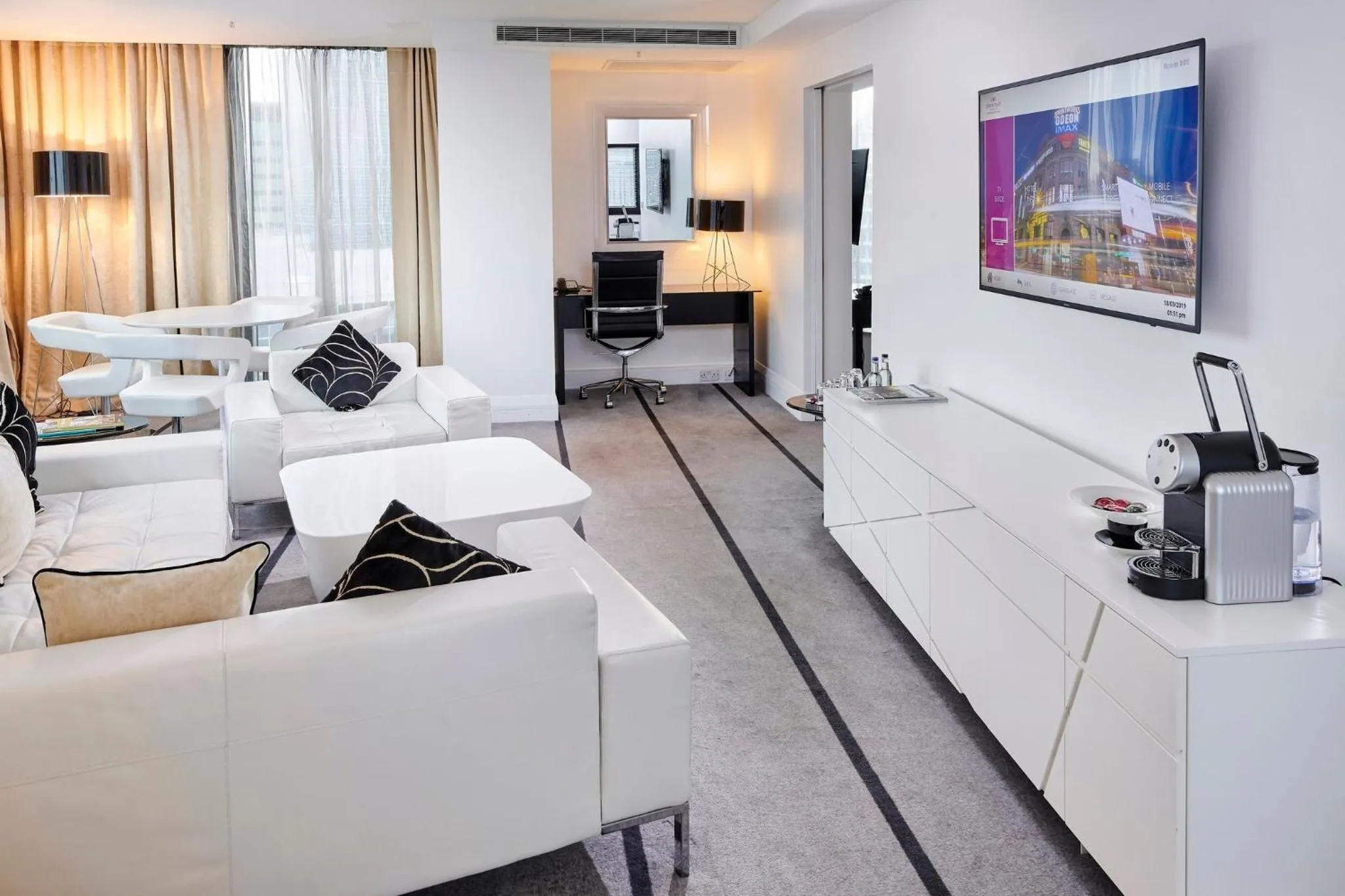 Bedroom, Bed in Crowne Plaza Manchester City Centre by IHG