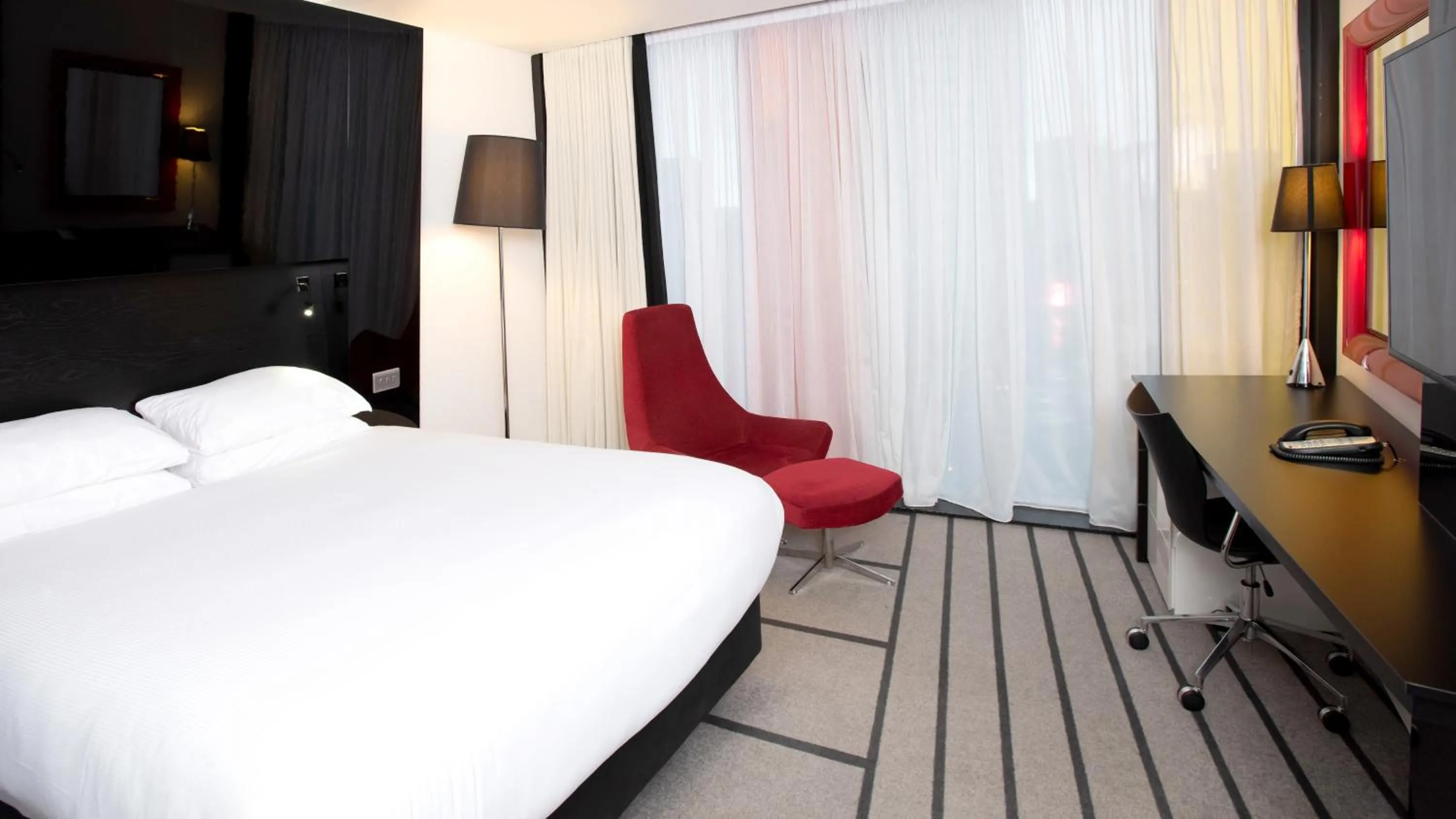 Bed in Crowne Plaza Manchester City Centre by IHG