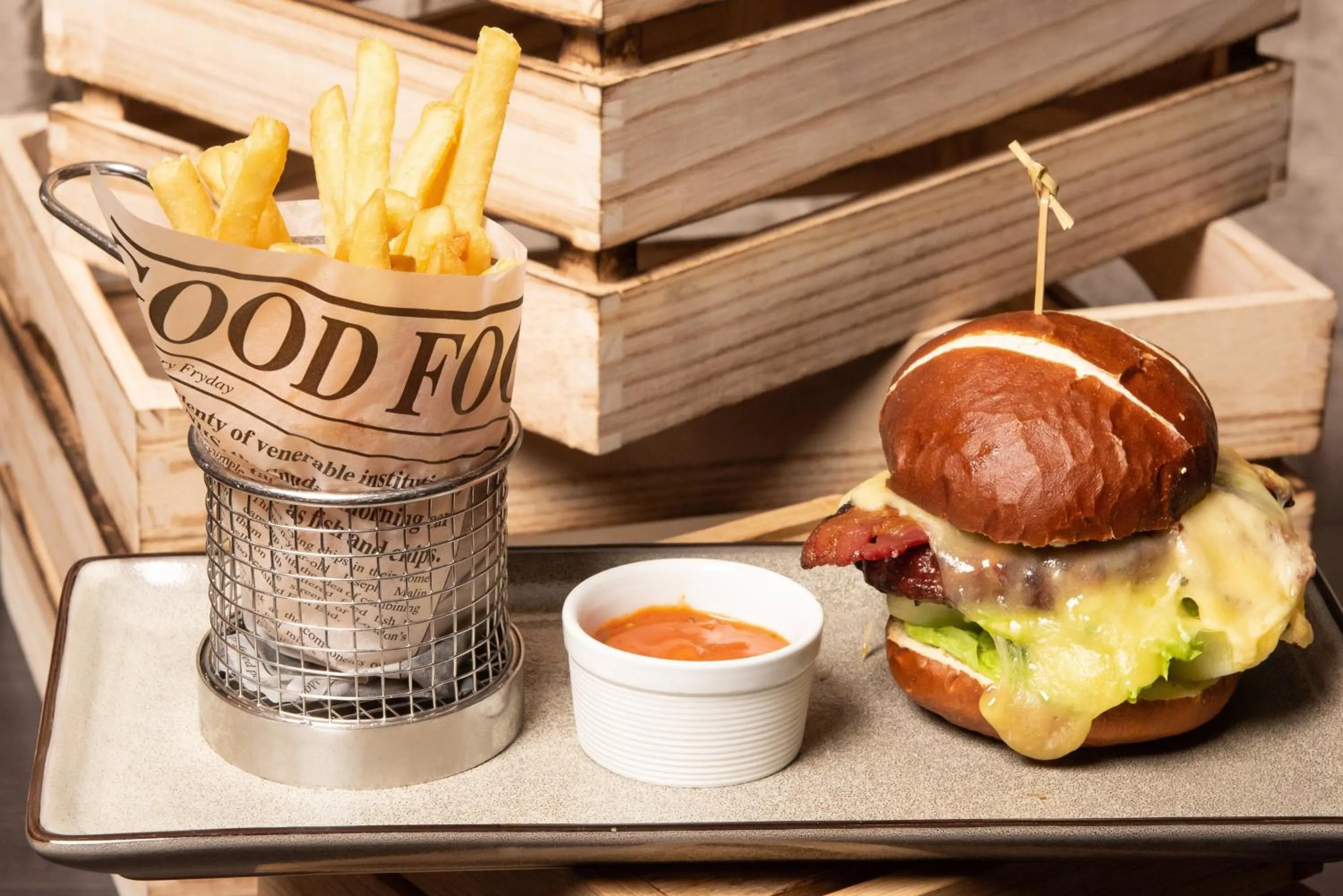 Restaurant/places to eat in Crowne Plaza Manchester City Centre by IHG