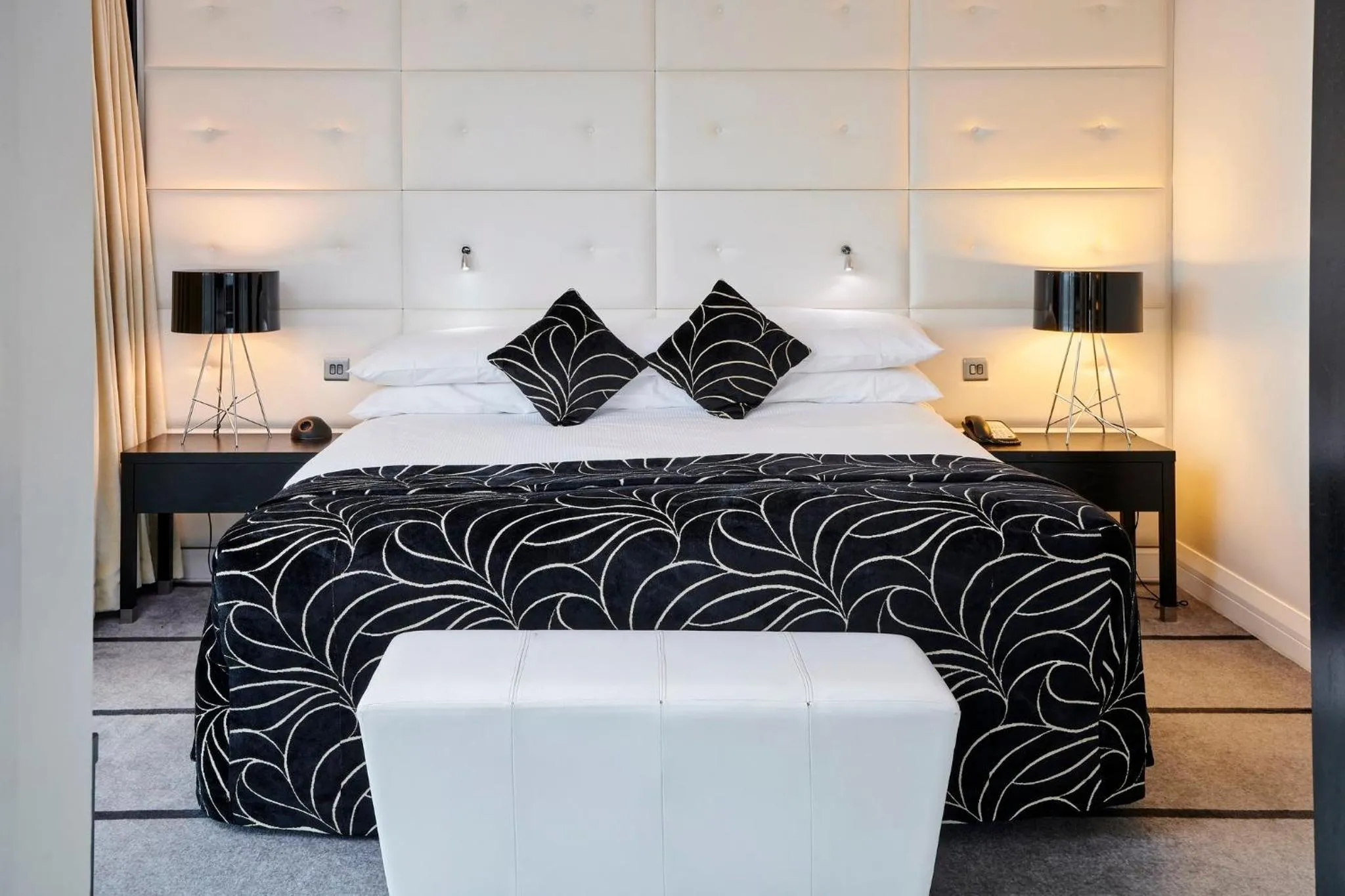 Bedroom, Bed in Crowne Plaza Manchester City Centre by IHG