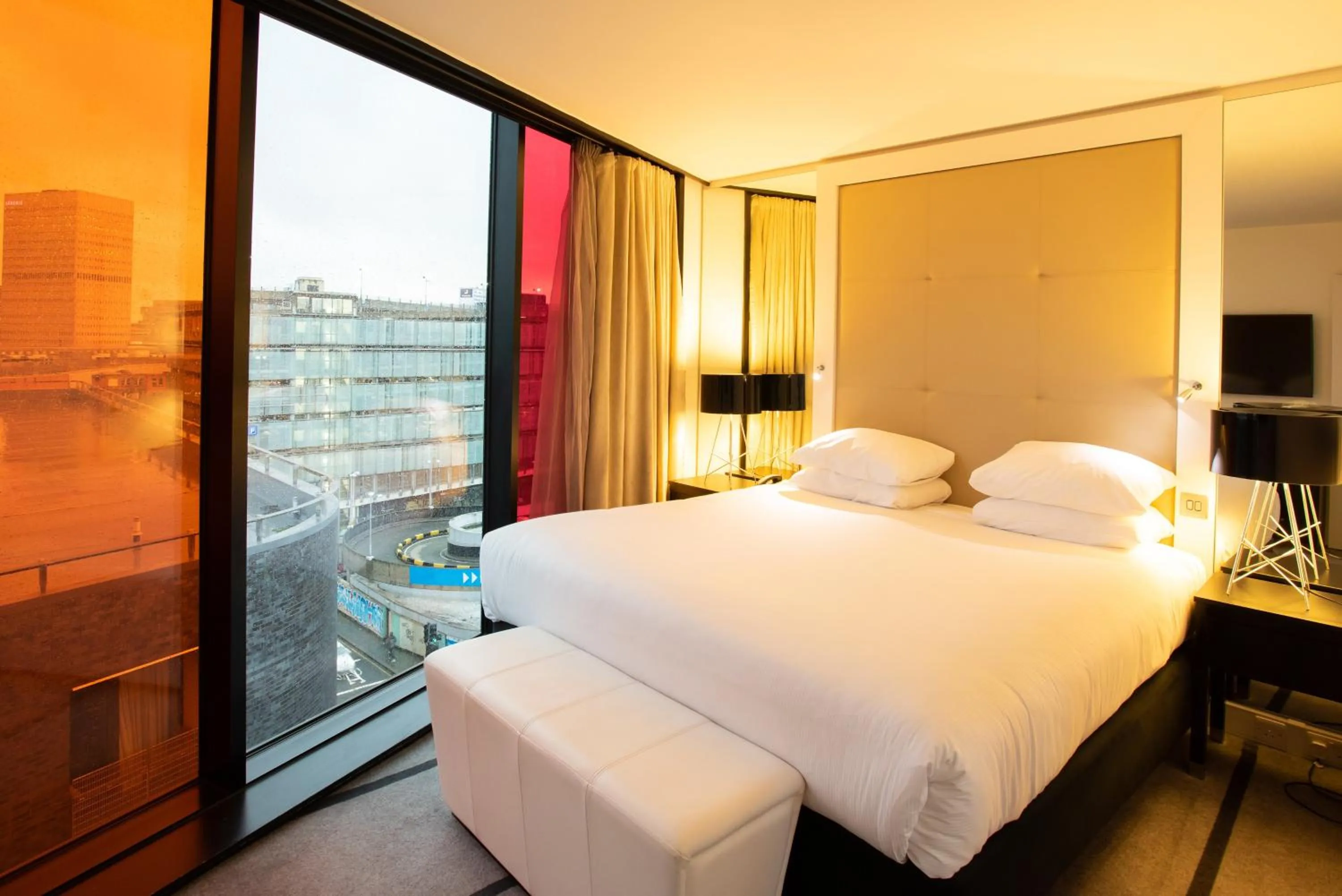 Photo of the whole room, Bed in Crowne Plaza Manchester City Centre by IHG