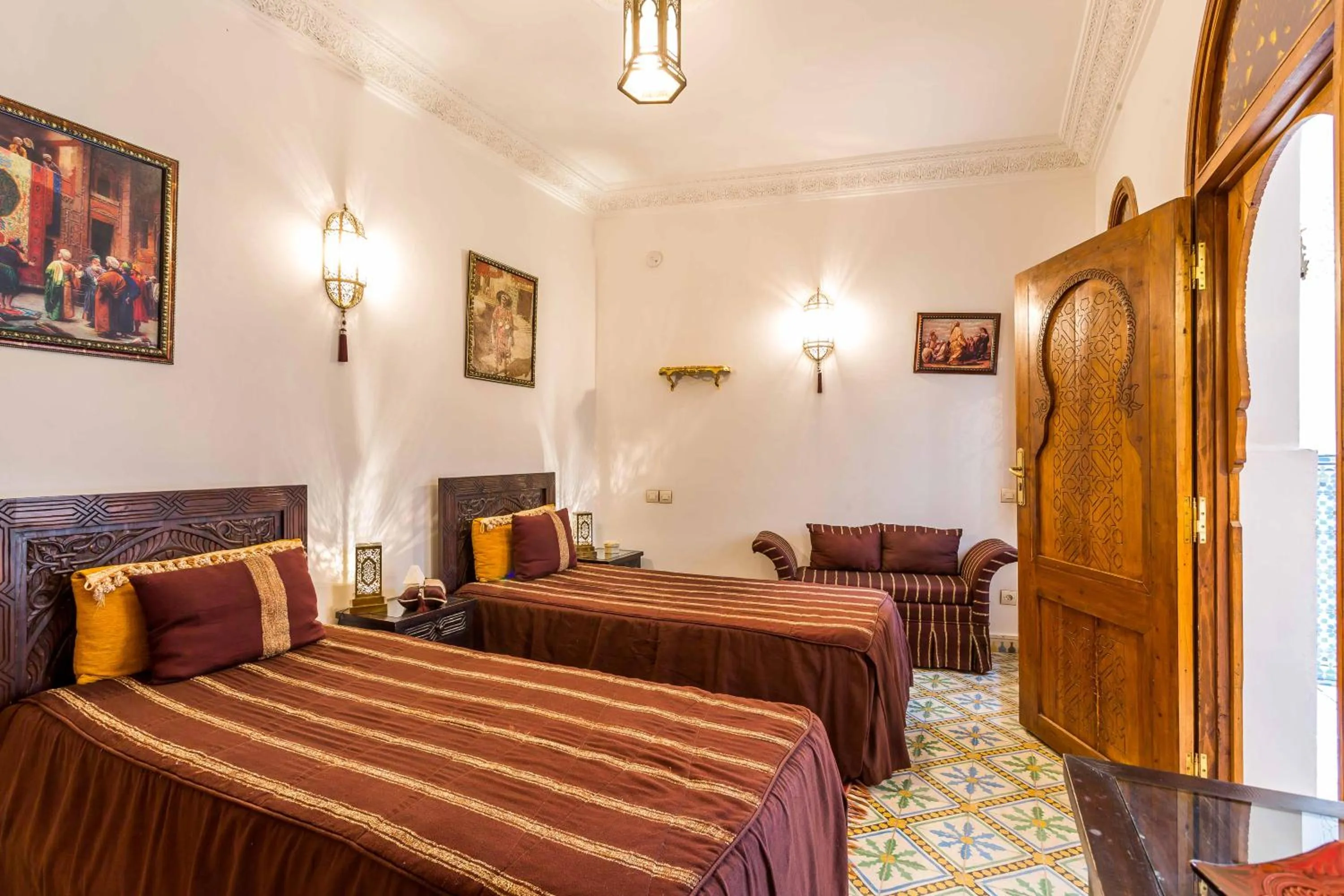 Photo of the whole room, Bed in Riad Mouna