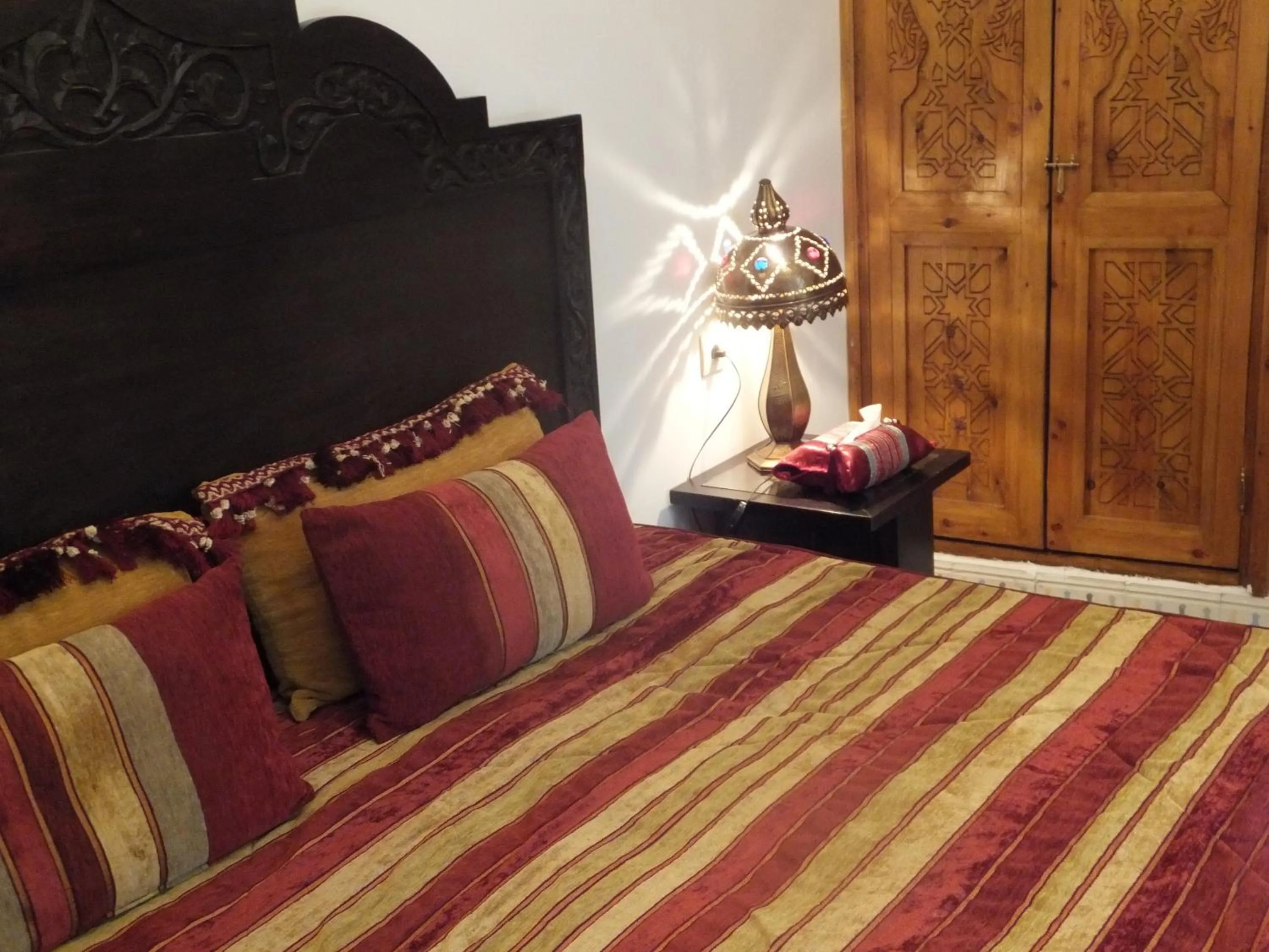 Photo of the whole room, Bed in Riad Mouna