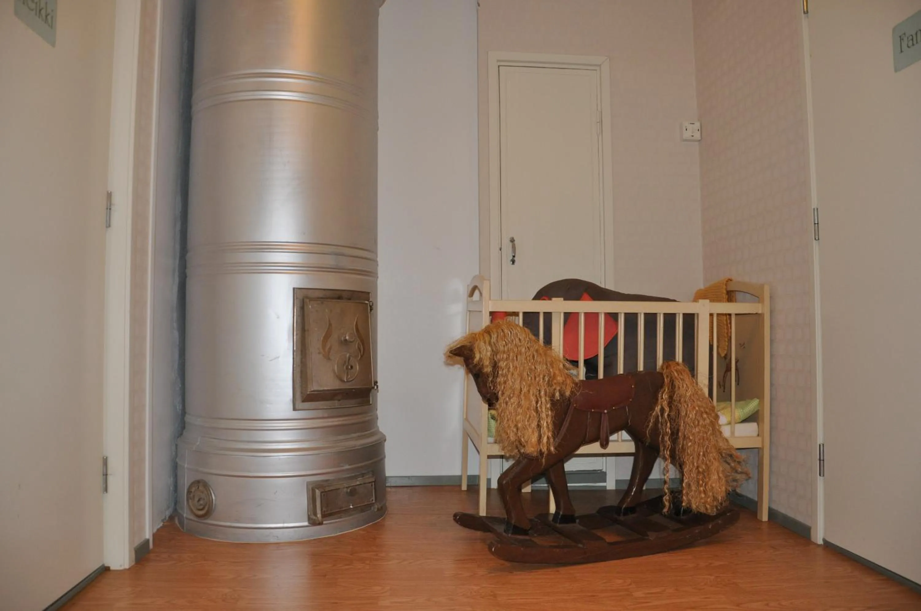 Decorative detail in Opintola Bed & Breakfast