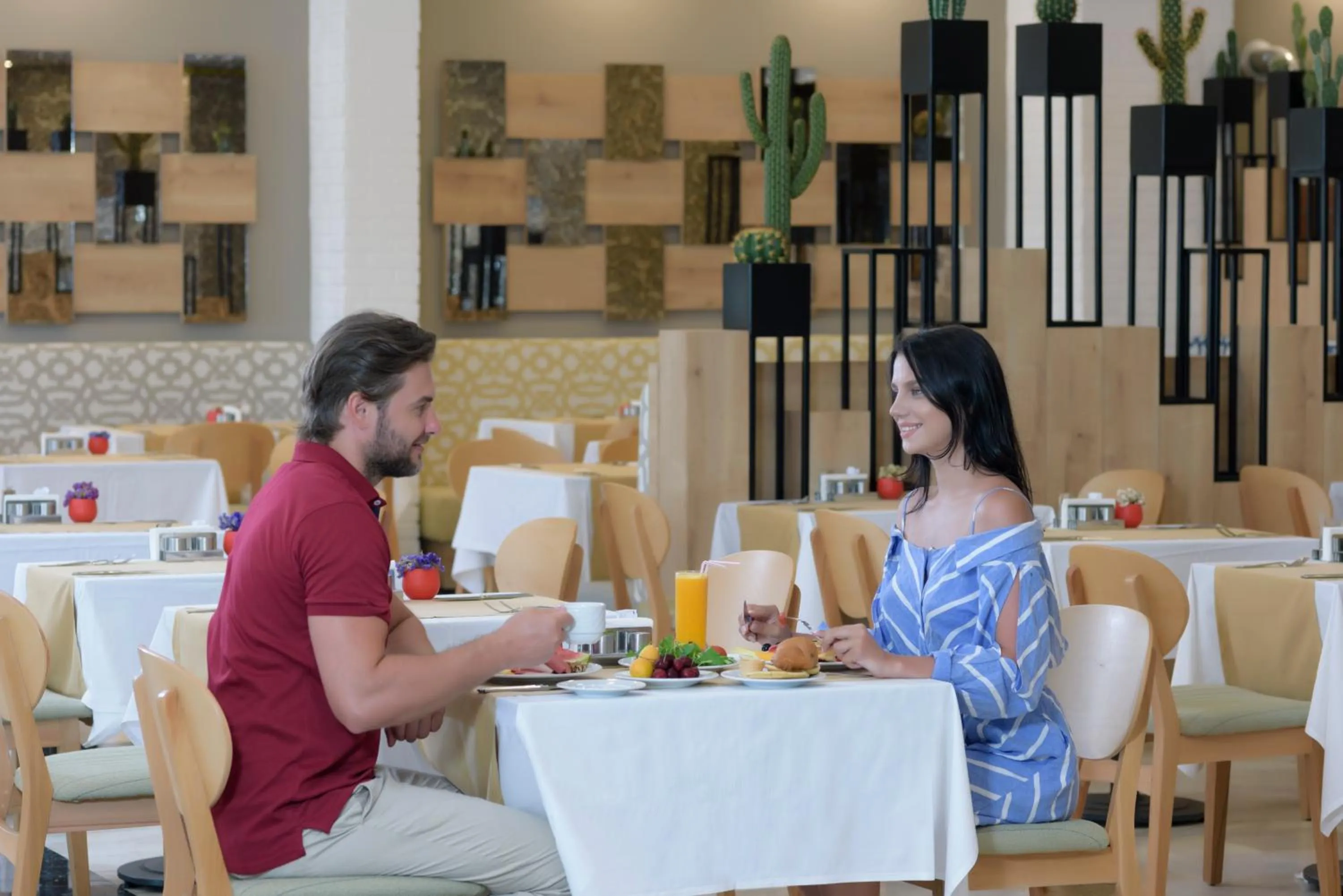 Restaurant/places to eat in Novum Garden Side Hotel