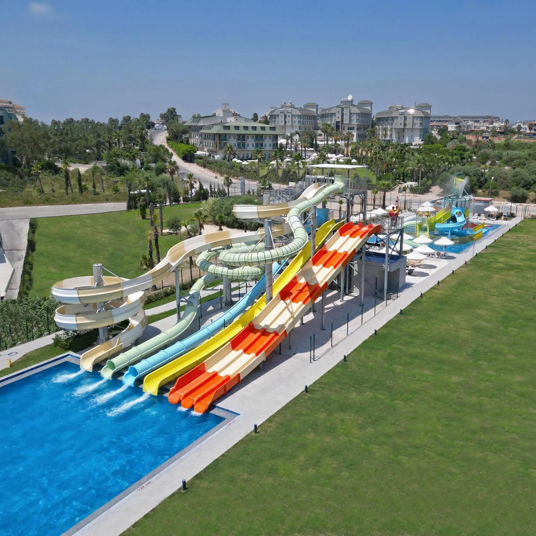 Swimming pool in Novum Garden Side Hotel