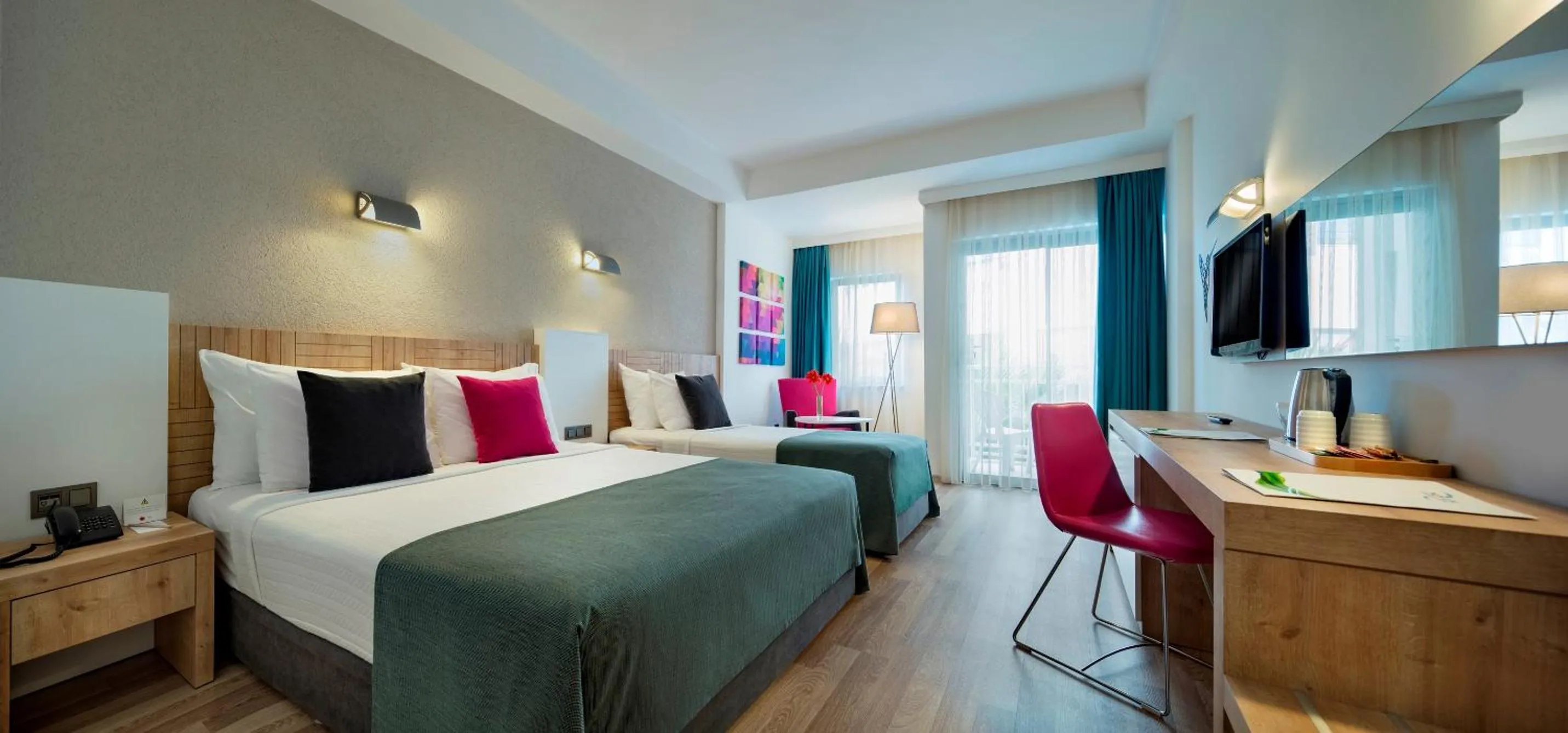 Photo of the whole room, Bed in Novum Garden Side Hotel