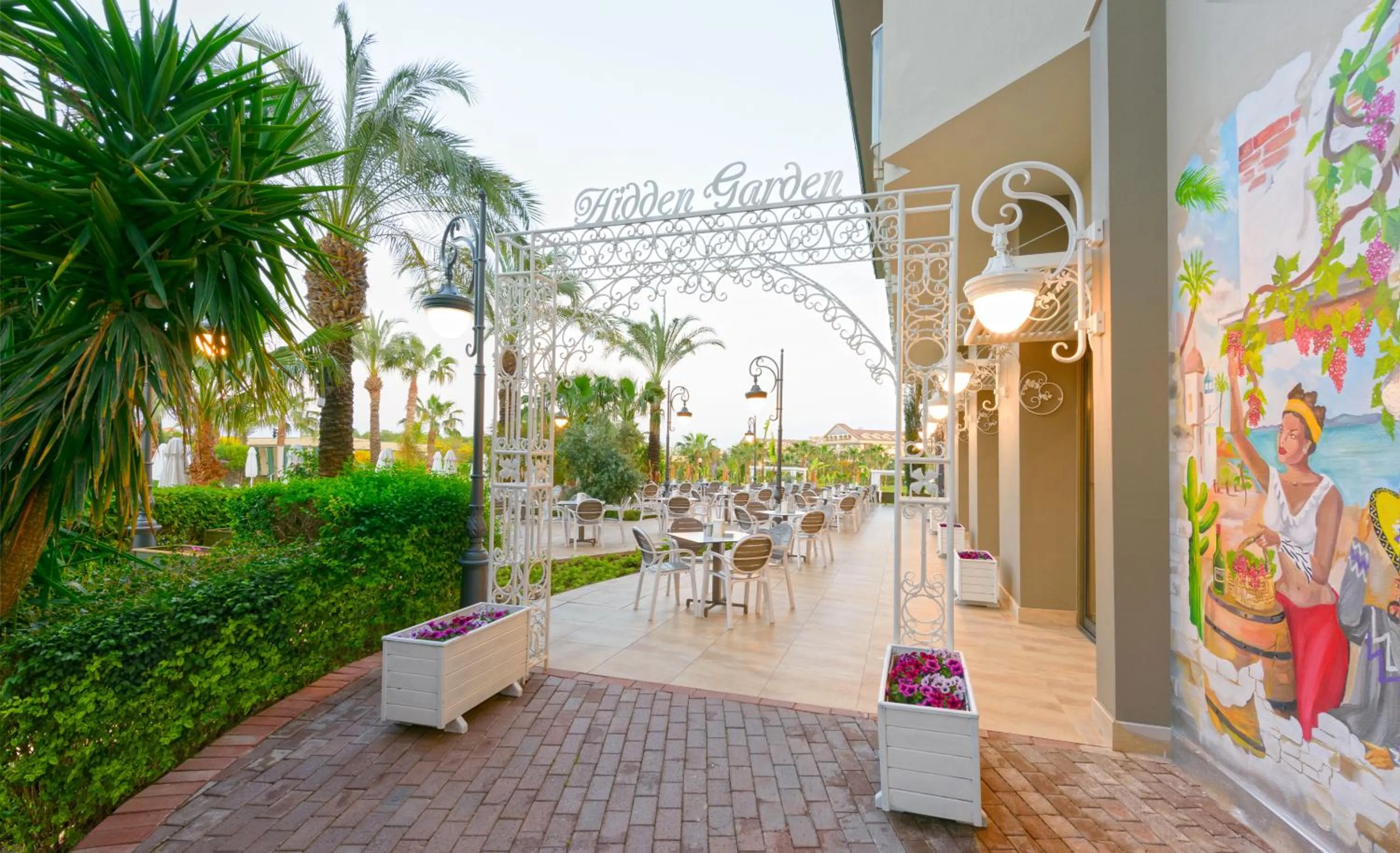 Restaurant/places to eat in Novum Garden Side Hotel