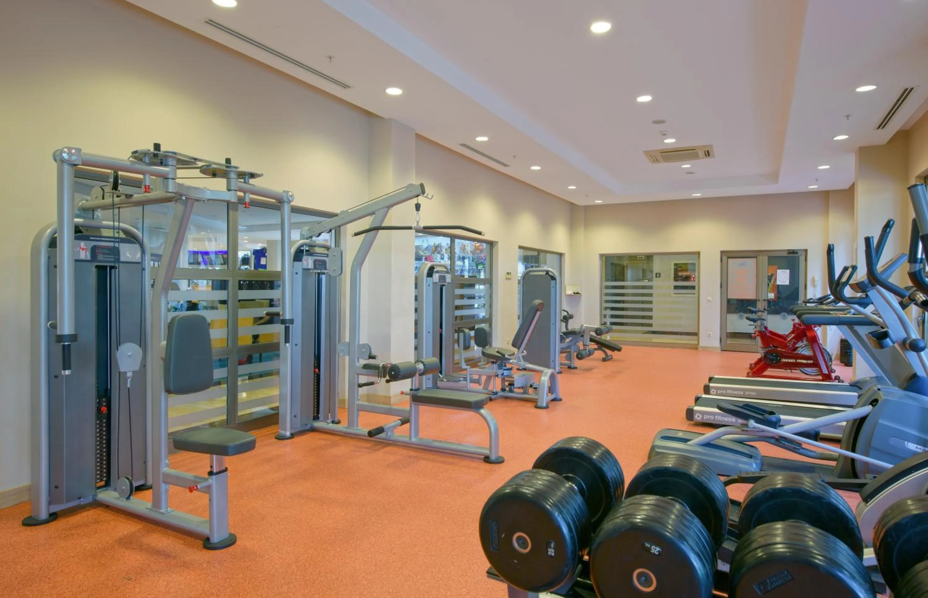 Fitness centre/facilities in Novum Garden Side Hotel